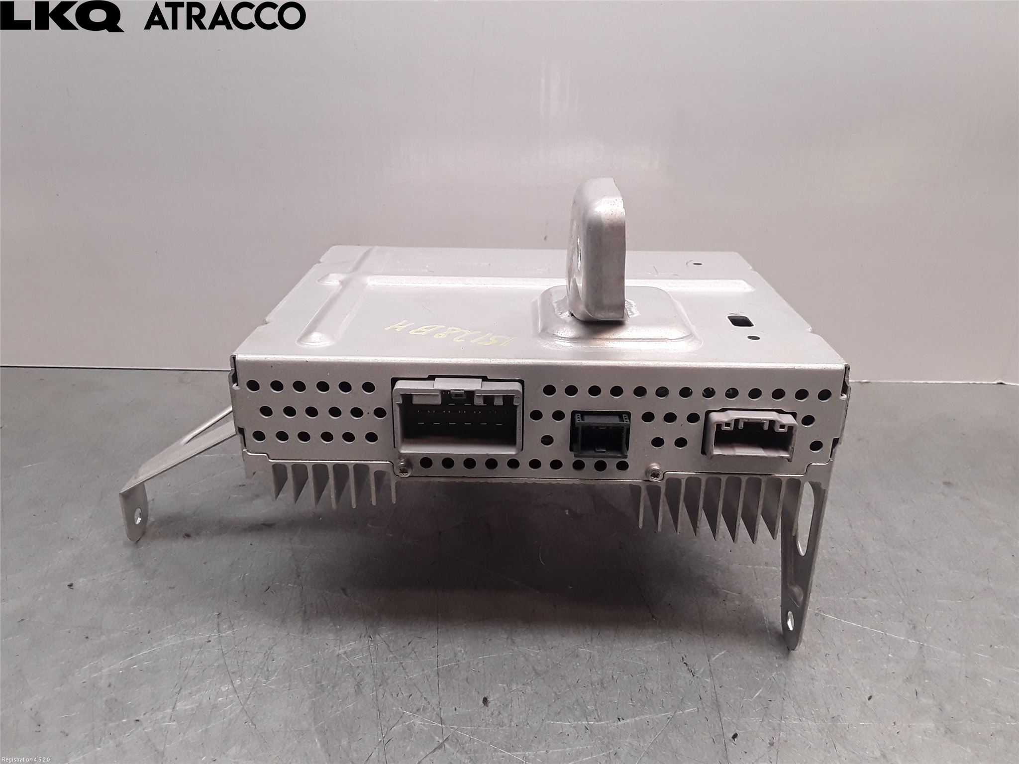 Tesla MODEL 3 17- Stereo Forsterker