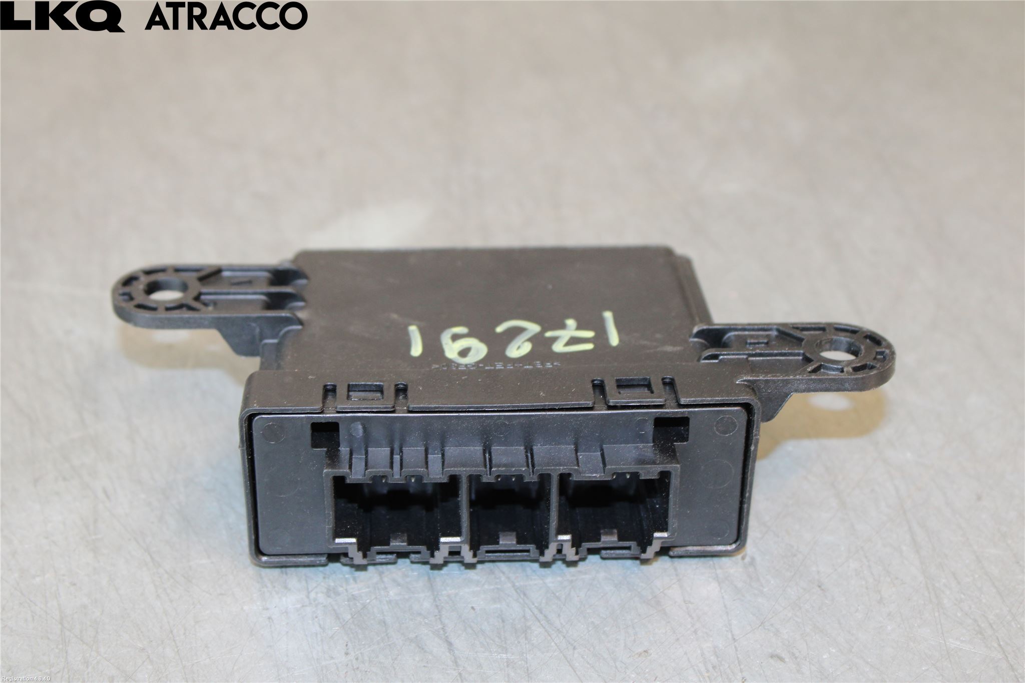 Tesla MODEL S 13- Styreenhet Parkering