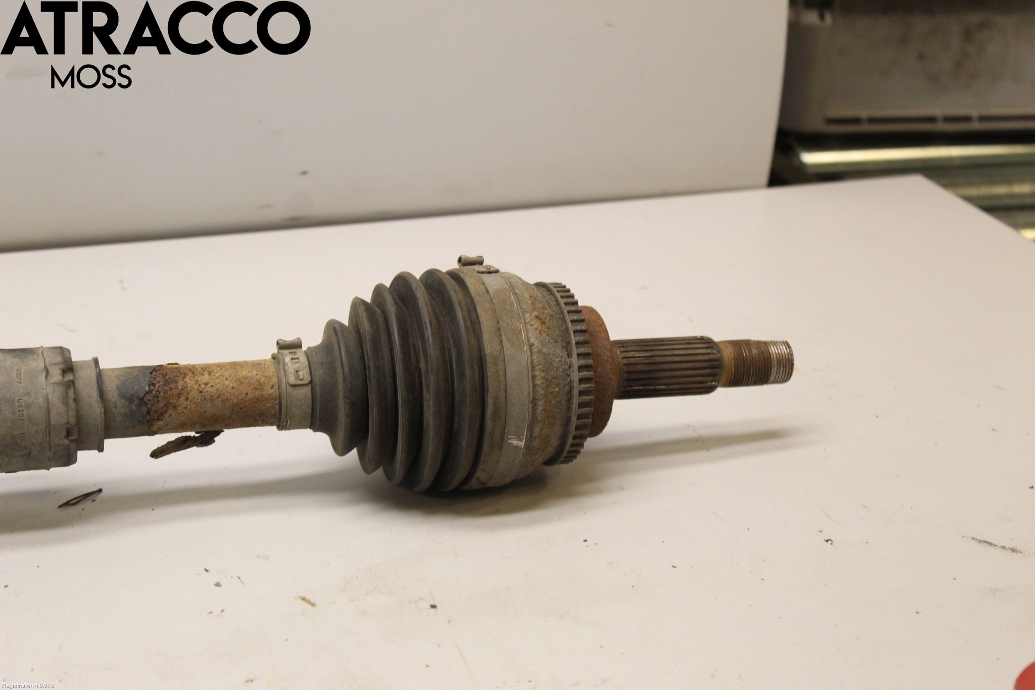 Toyota AVENSIS 07-08 Drivaksel Foran Kompl Høyre