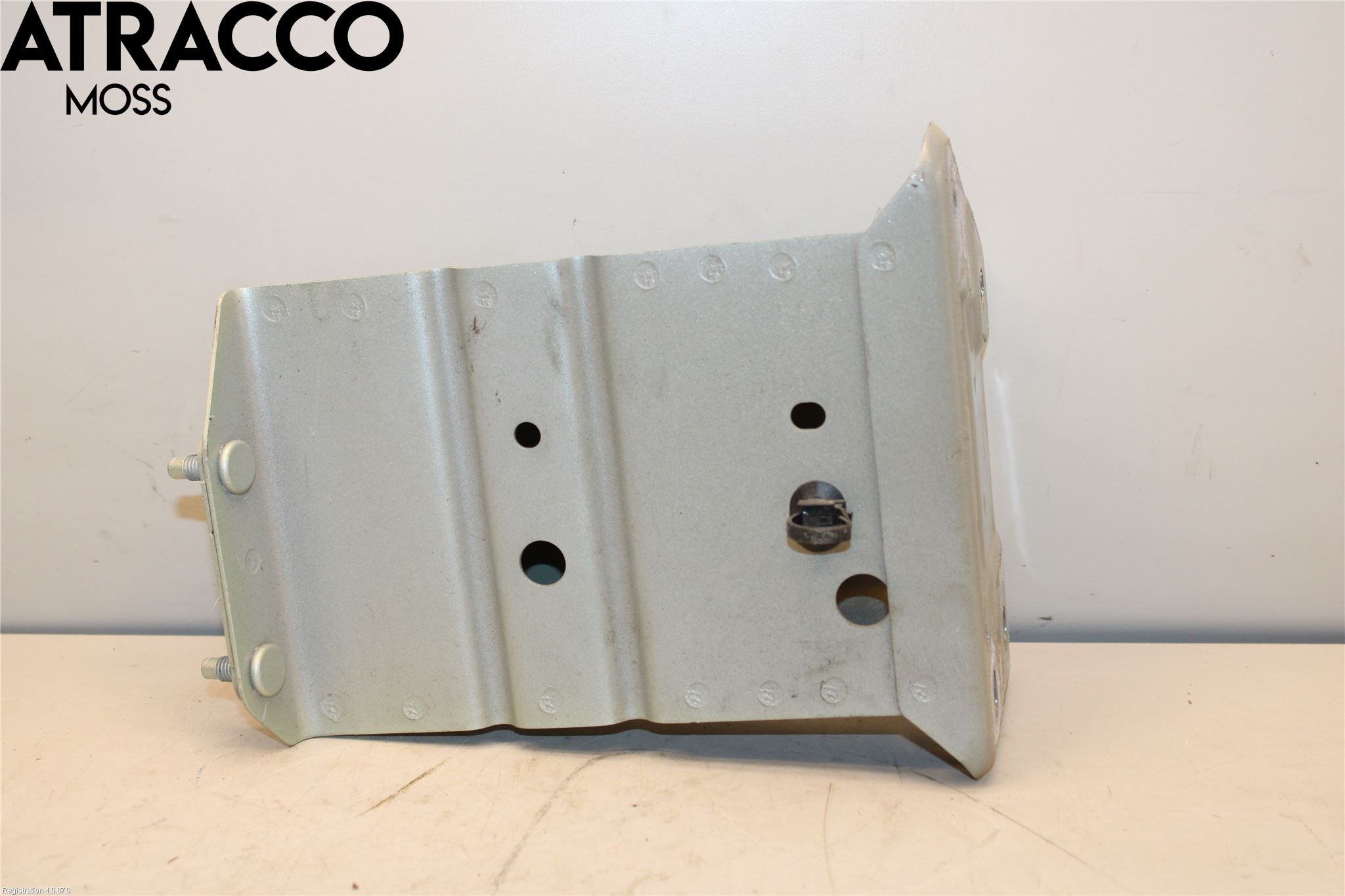 Nissan LEAF 18- Støtfanger Foran Feste