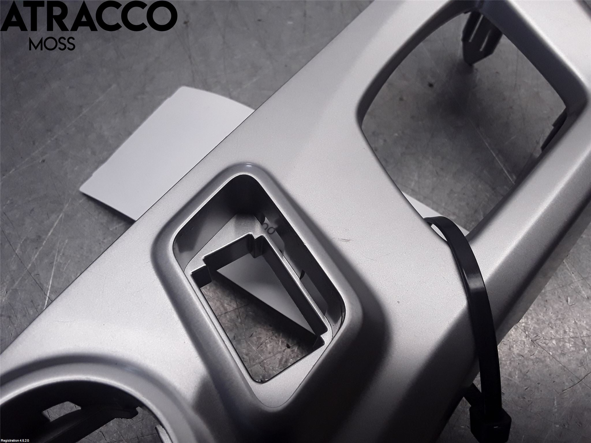 Toyota PRIUS+ ZVW40 12-20 Innr Dashbord Sparkeplate