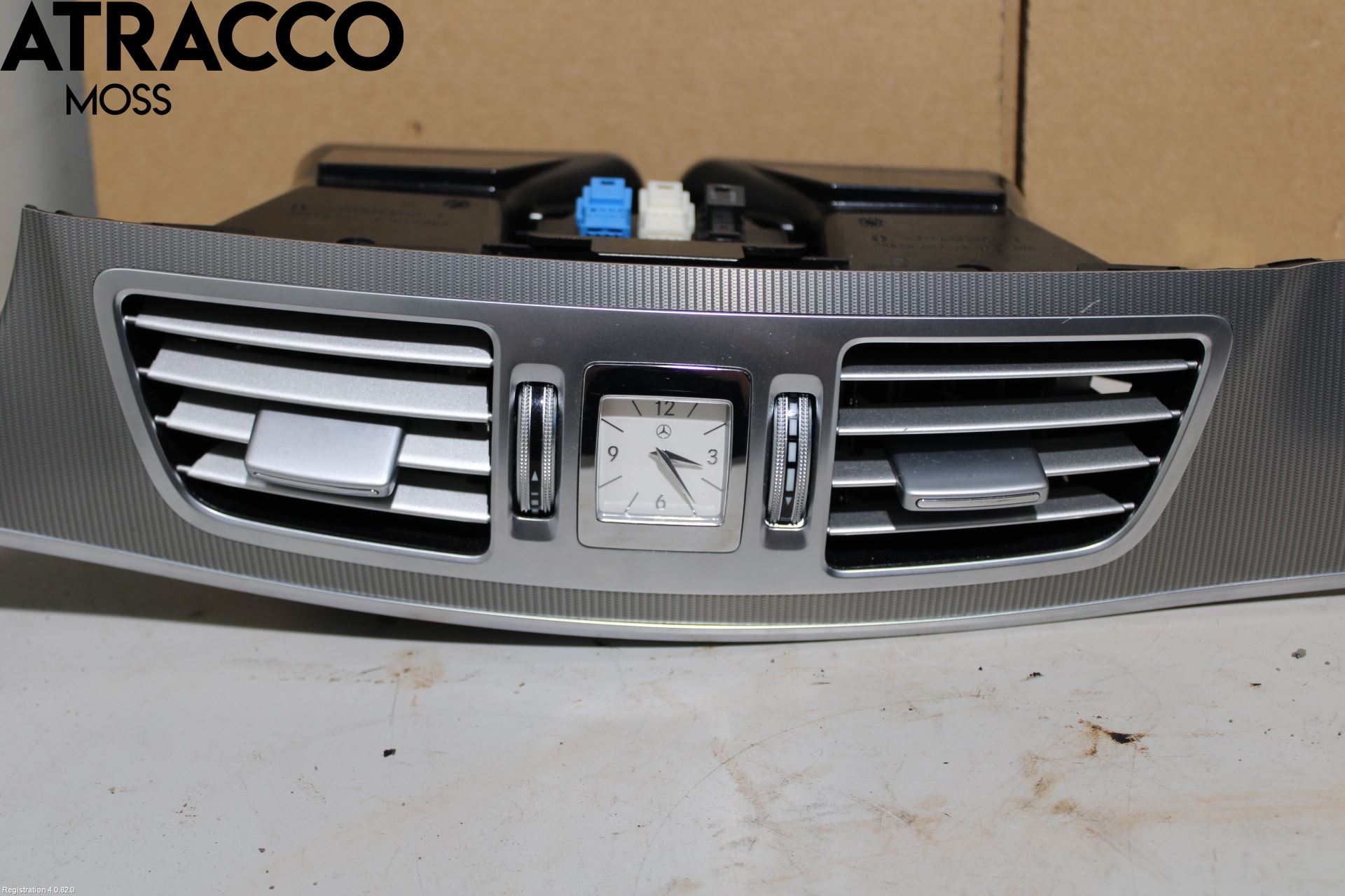 Mercedes-Benz MB E-KLASS (W212) 09-16 Dashbord Kanal - Dyse
