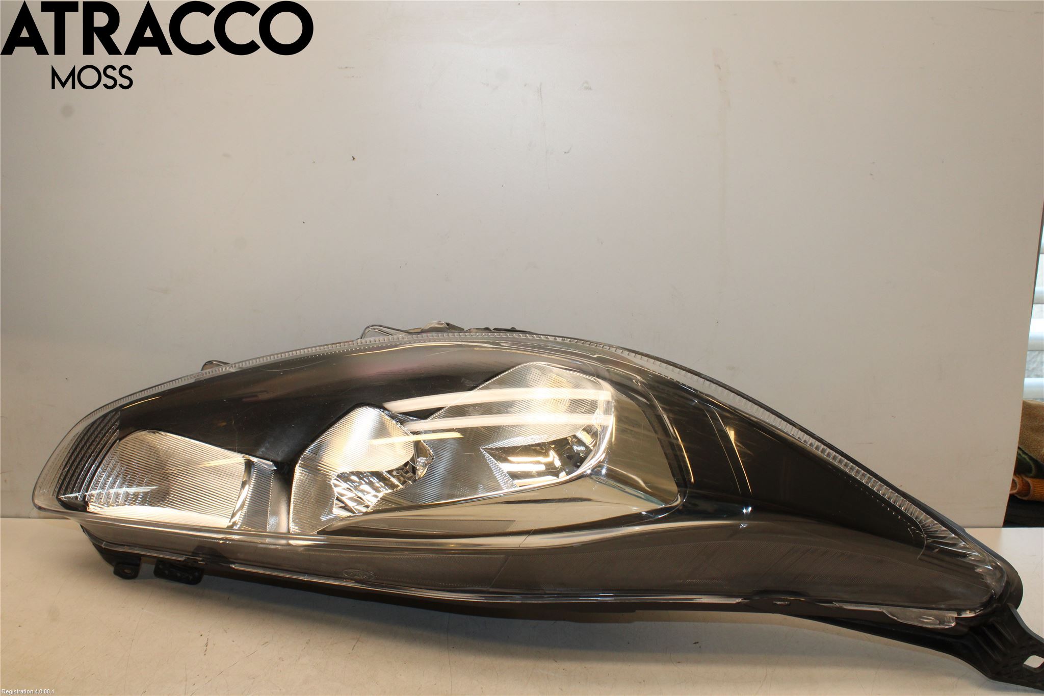 Ford TOURNEO 95-02 Frontlykt Høyre