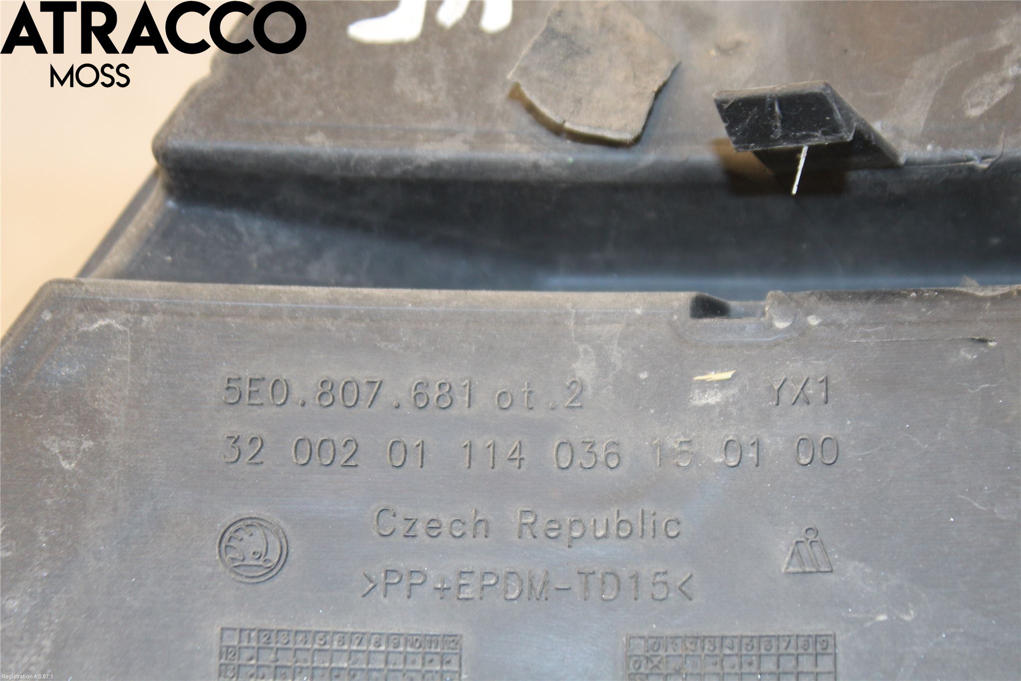 Skoda OCTAVIA (5E) 13-20 Grilldel Venstre