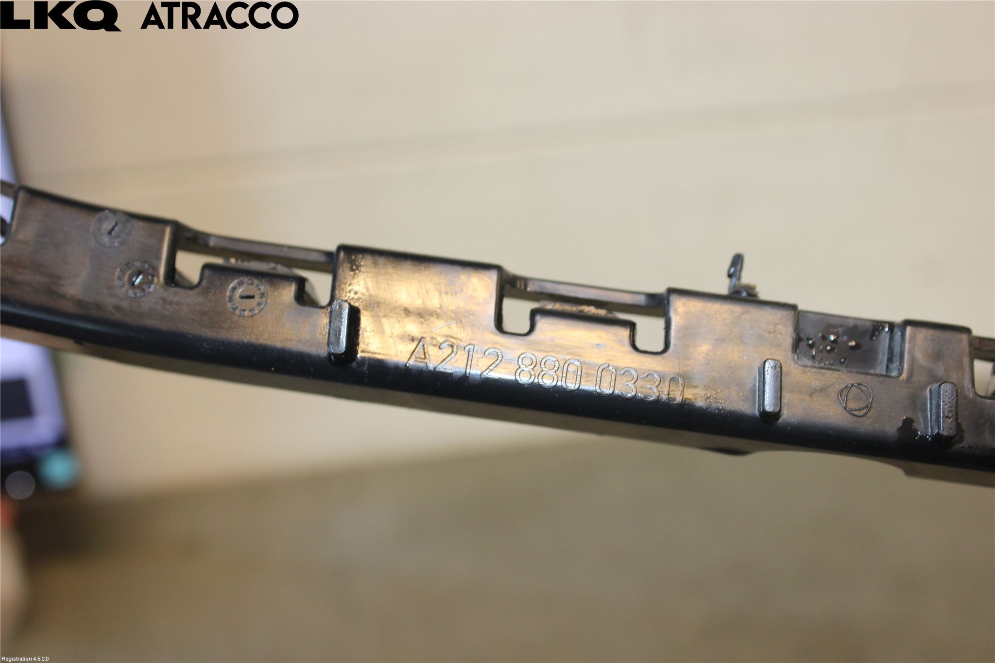 Mercedes-Benz MB E-KLASS (W212) 09-16 Støtfanger Bak Feste