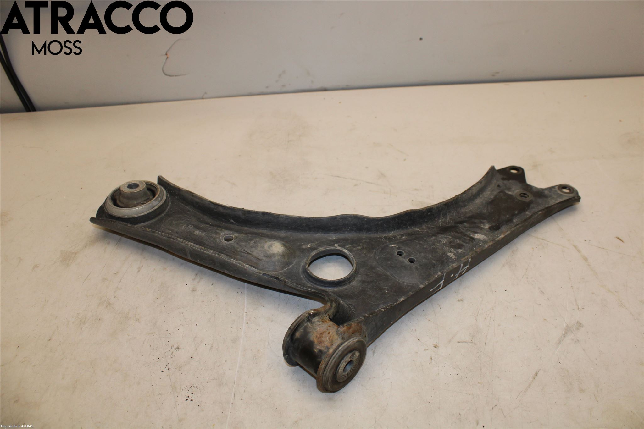 Volkswagen VW CADDY 16-20 Bærearm Foran Høyre Nedre