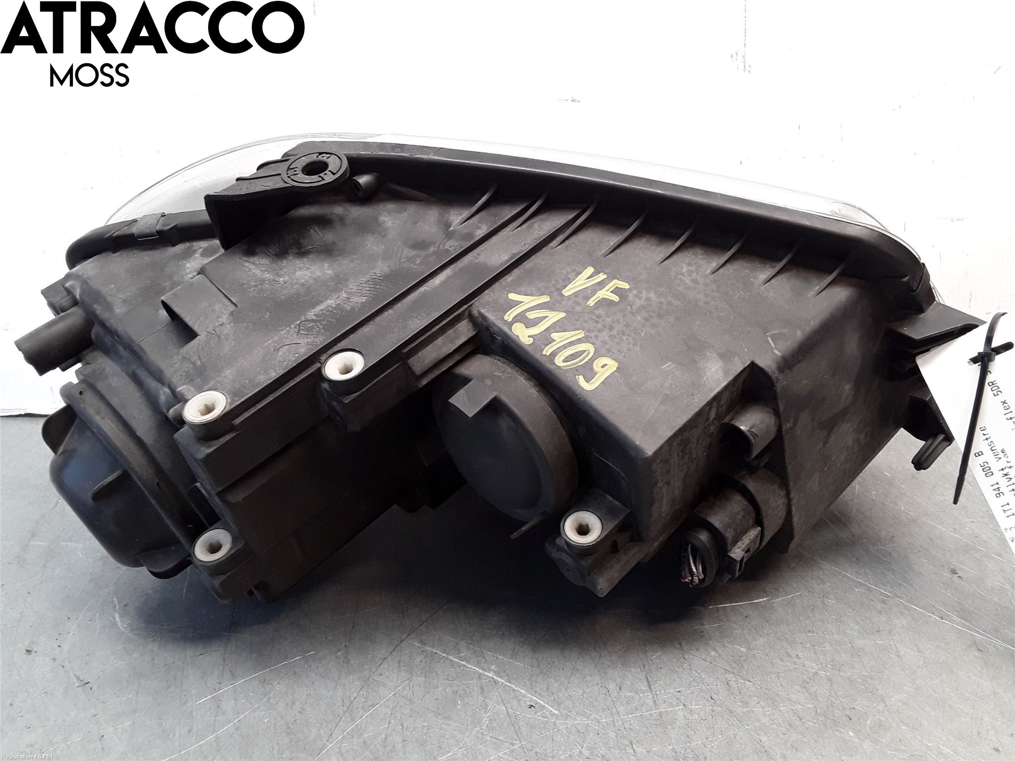 Volkswagen VW TOURAN 03-10 Frontlykt Venstre