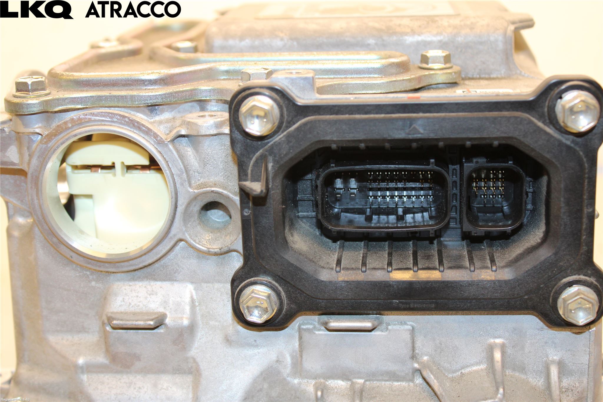 Toyota YARIS XP130 15-20 Inverter 12-)220V