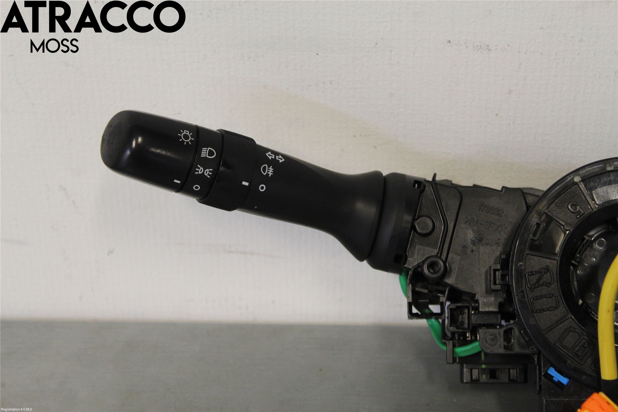 Toyota YARIS XP130 12-14 Bryter Ratt Kombi H Og V