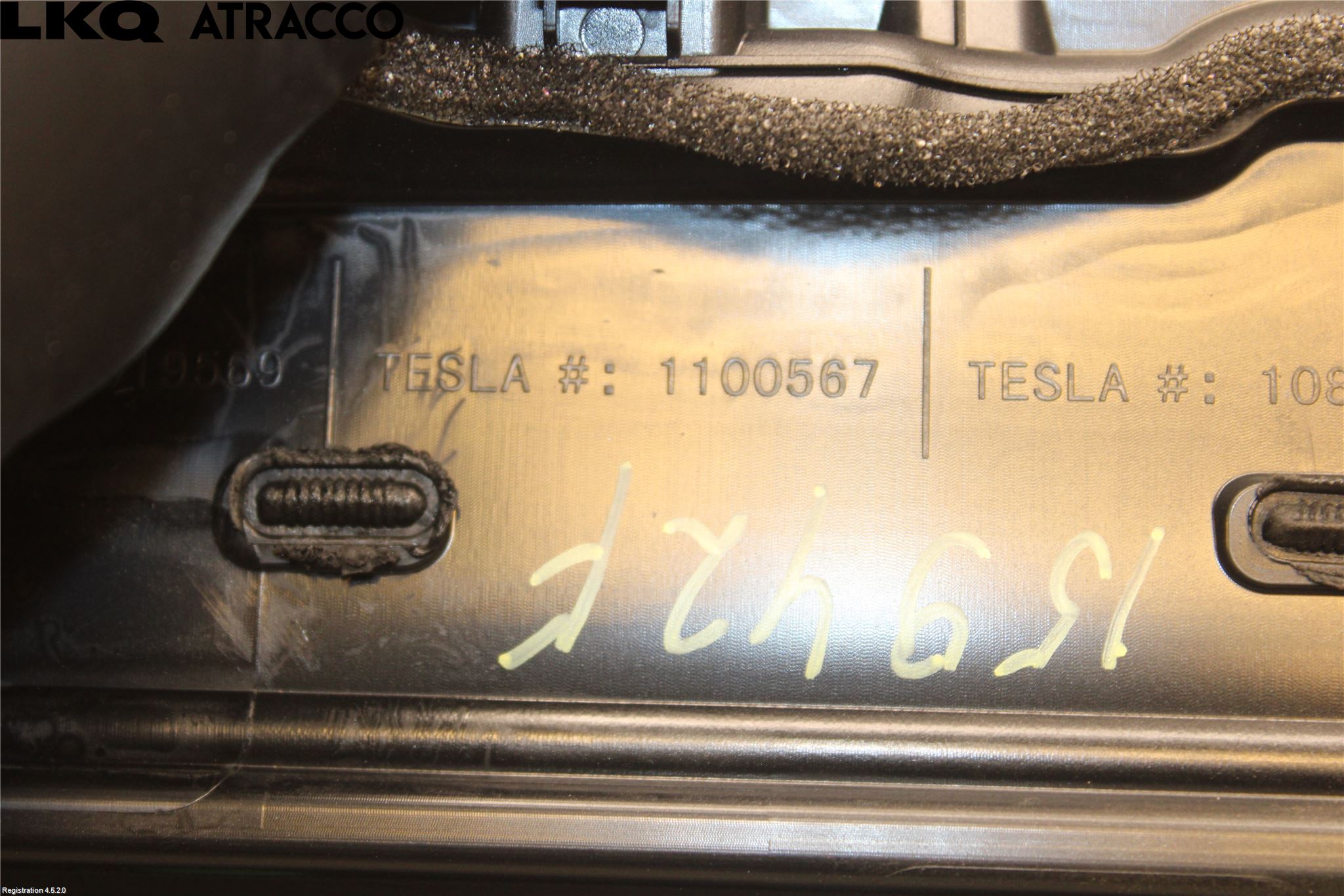 Tesla MODEL 3 17- Innr Dashbord Sparkeplate