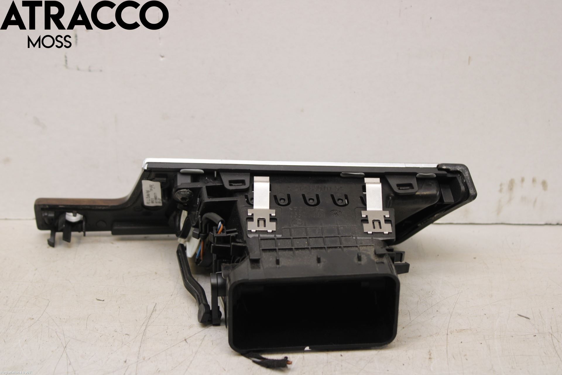 Mercedes-Benz MB E-KLASS (W212) 09-16 Dashbord Kanal - Dyse