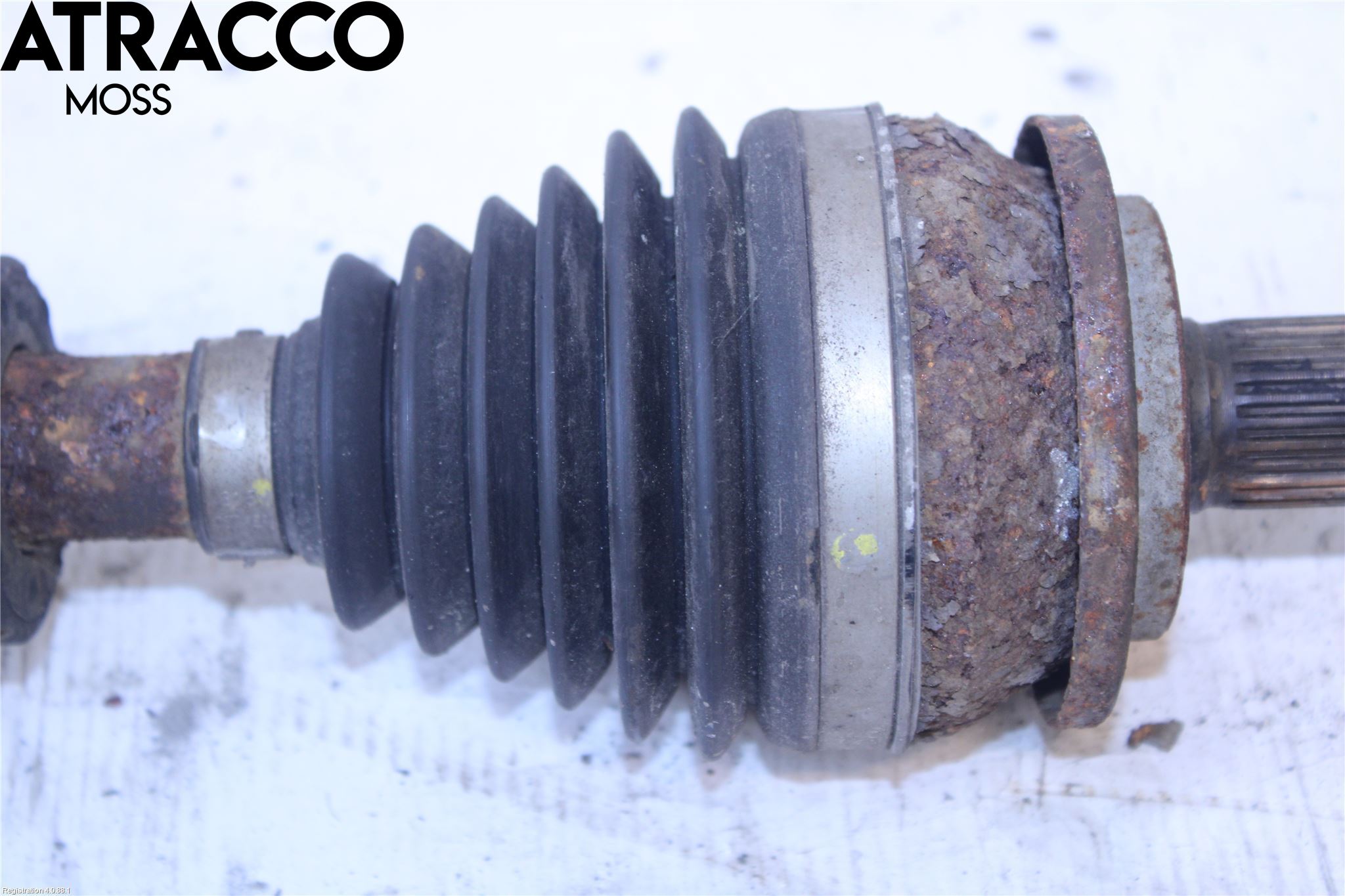 Toyota AVENSIS 09-15 Drivaksel Foran Kompl Venstre