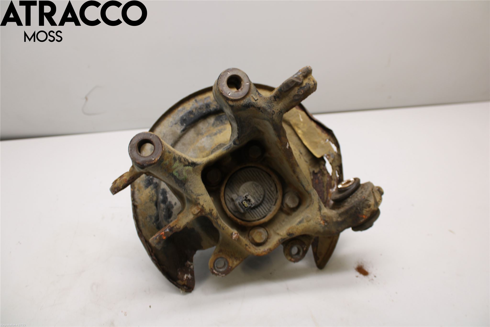 Toyota AURIS 13-19 Spindel Vb