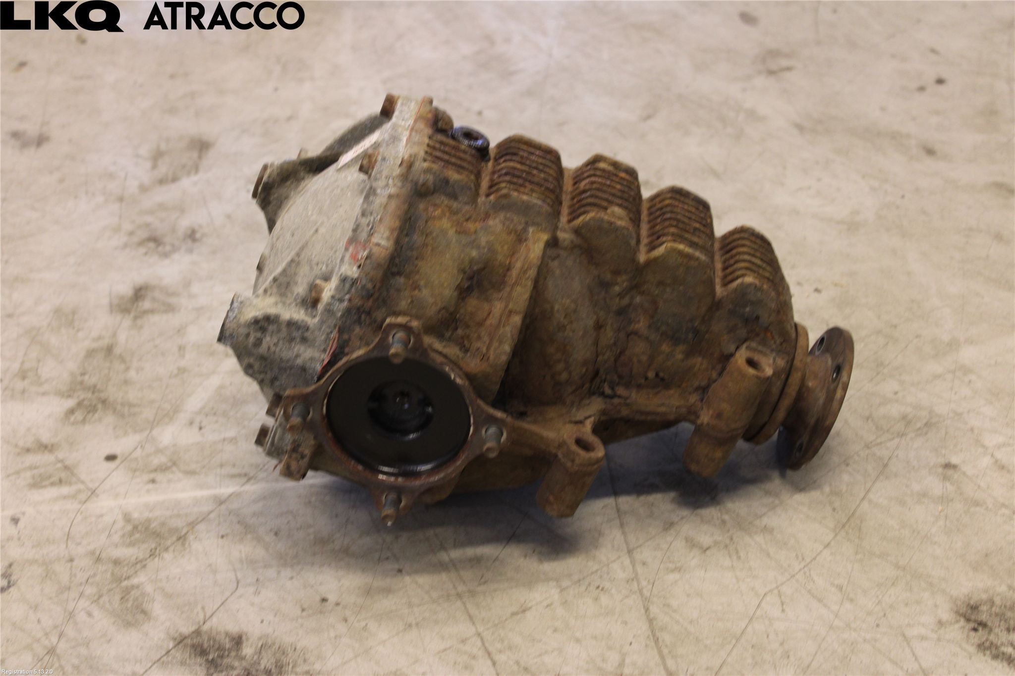 Toyota HI-ACE 06-12 Bakaksel Kardang Bak -Diff