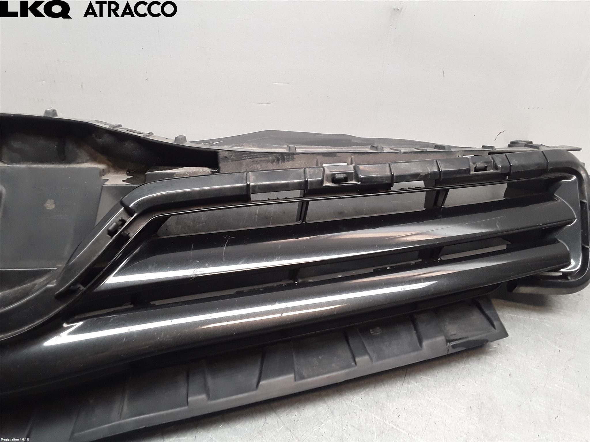 Toyota AURIS 10-12 Grilldel Midt