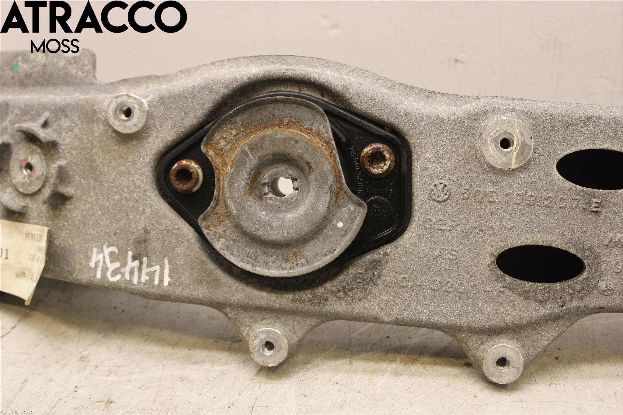 Volkswagen VW GOLF / E-GOLF VII 13-20 Motor Feste Stål-Alu