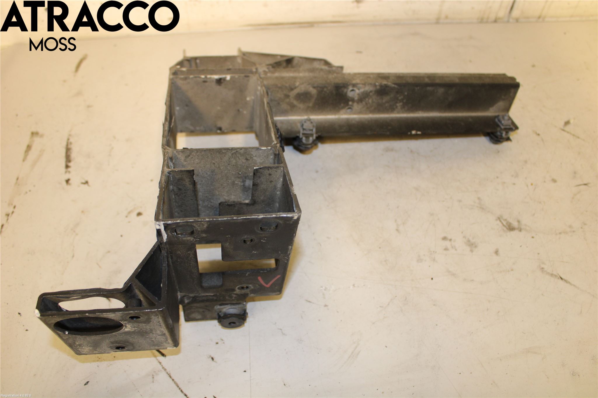 BMW X3 F25 10-17 Radiator Feste - Ramme - Bjelk