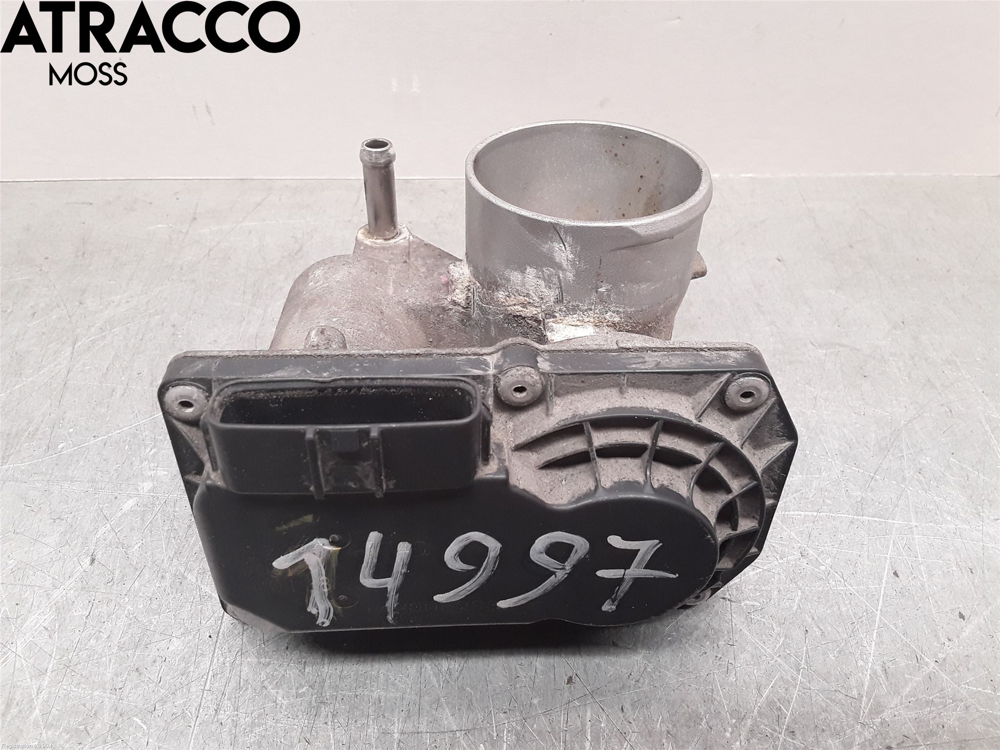 Toyota YARIS XP130 12-14 Inns Spjeldhus