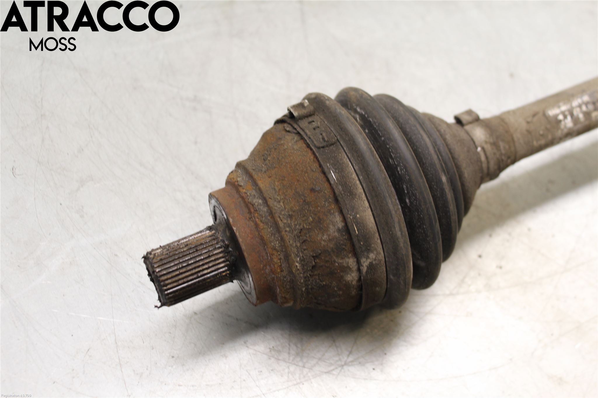 Volkswagen VW GOLF V 04-09 Drivaksel Foran Kompl Venstre