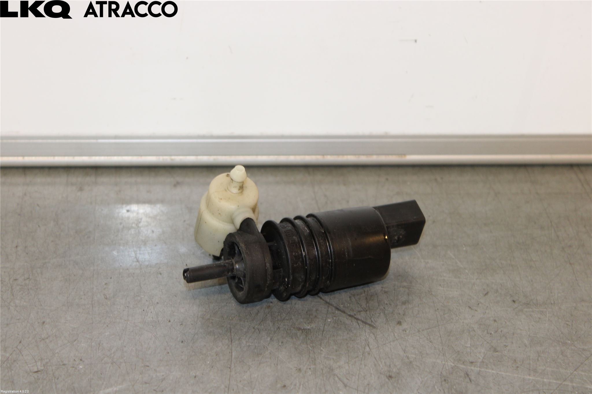 Mercedes-Benz MB E-KLASS (W212) 09-16 Spylerpumpe Frontrute