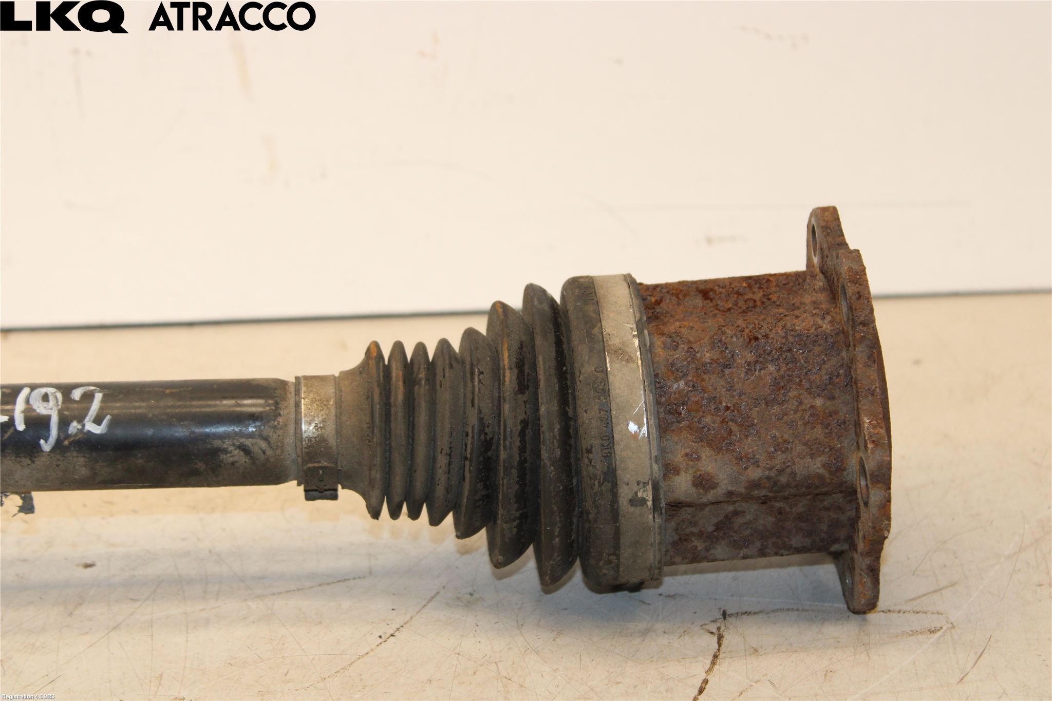 Audi A4/S4 08-11 Drivaksel Foran Kompl Venstre