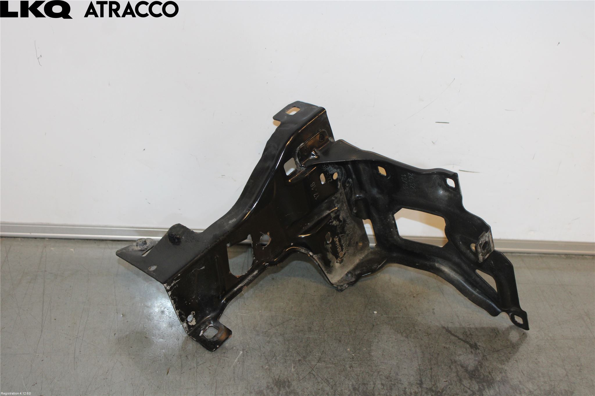 BMW 2 F45 Active Tourer 14-21 Frontlykt Holder-Feste