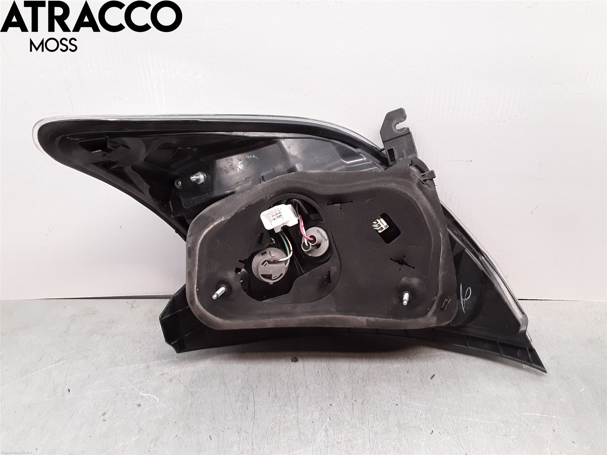 Toyota YARIS XP130 12-14 Baklykt Venstre