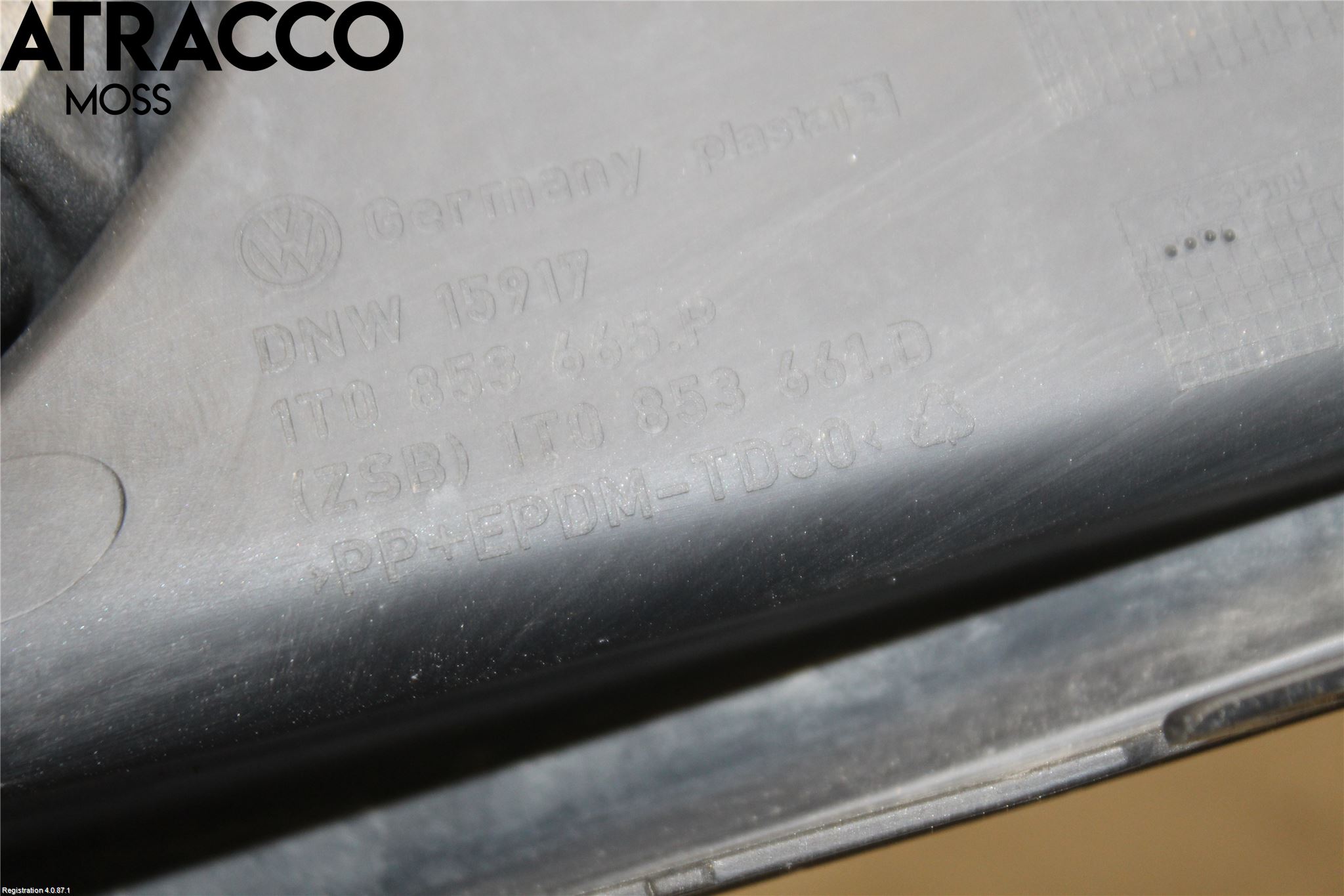 Volkswagen VW TOURAN 10-15 Grilldel Venstre