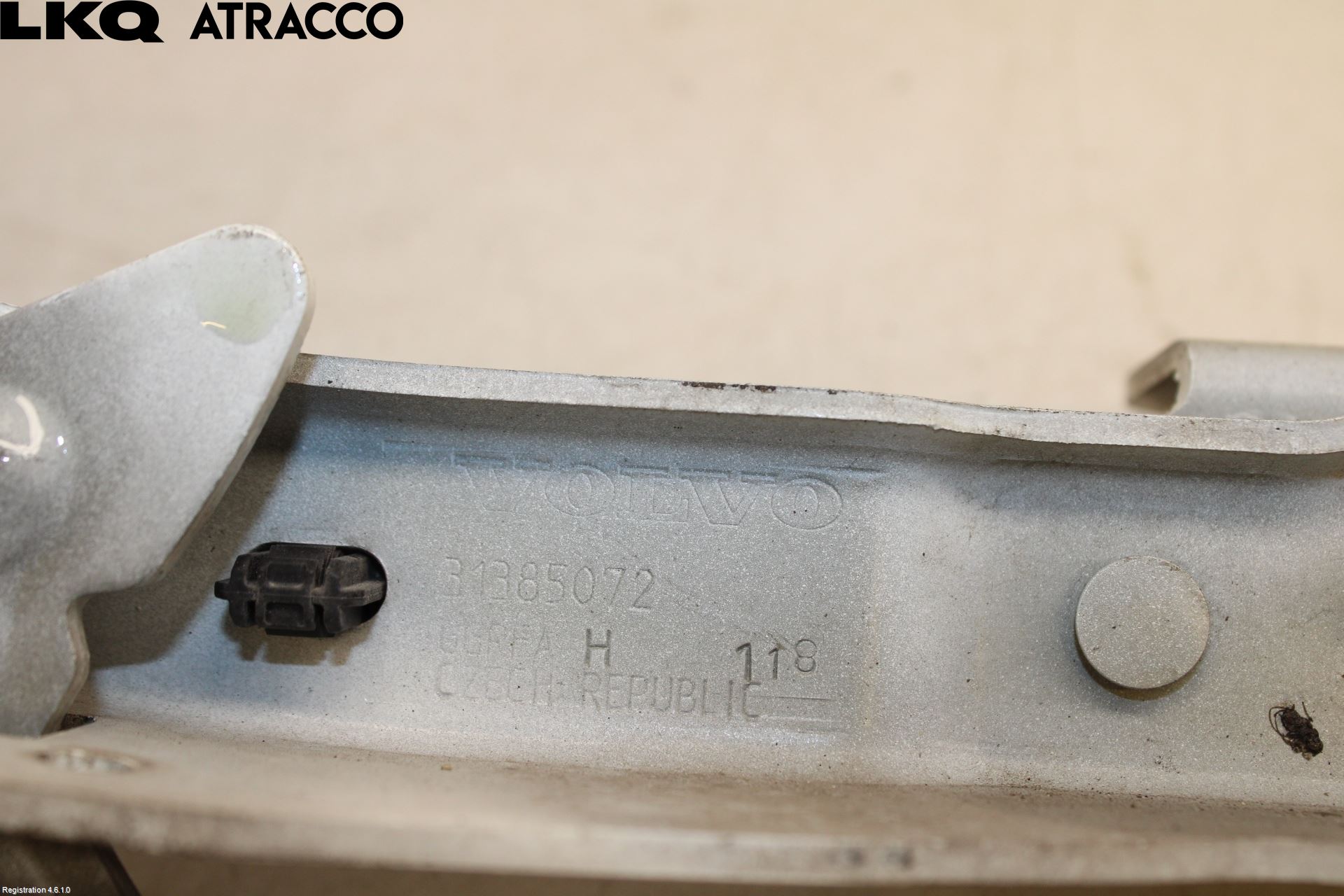 Volvo V40 12-19 Panser Hengsel - Hengsler