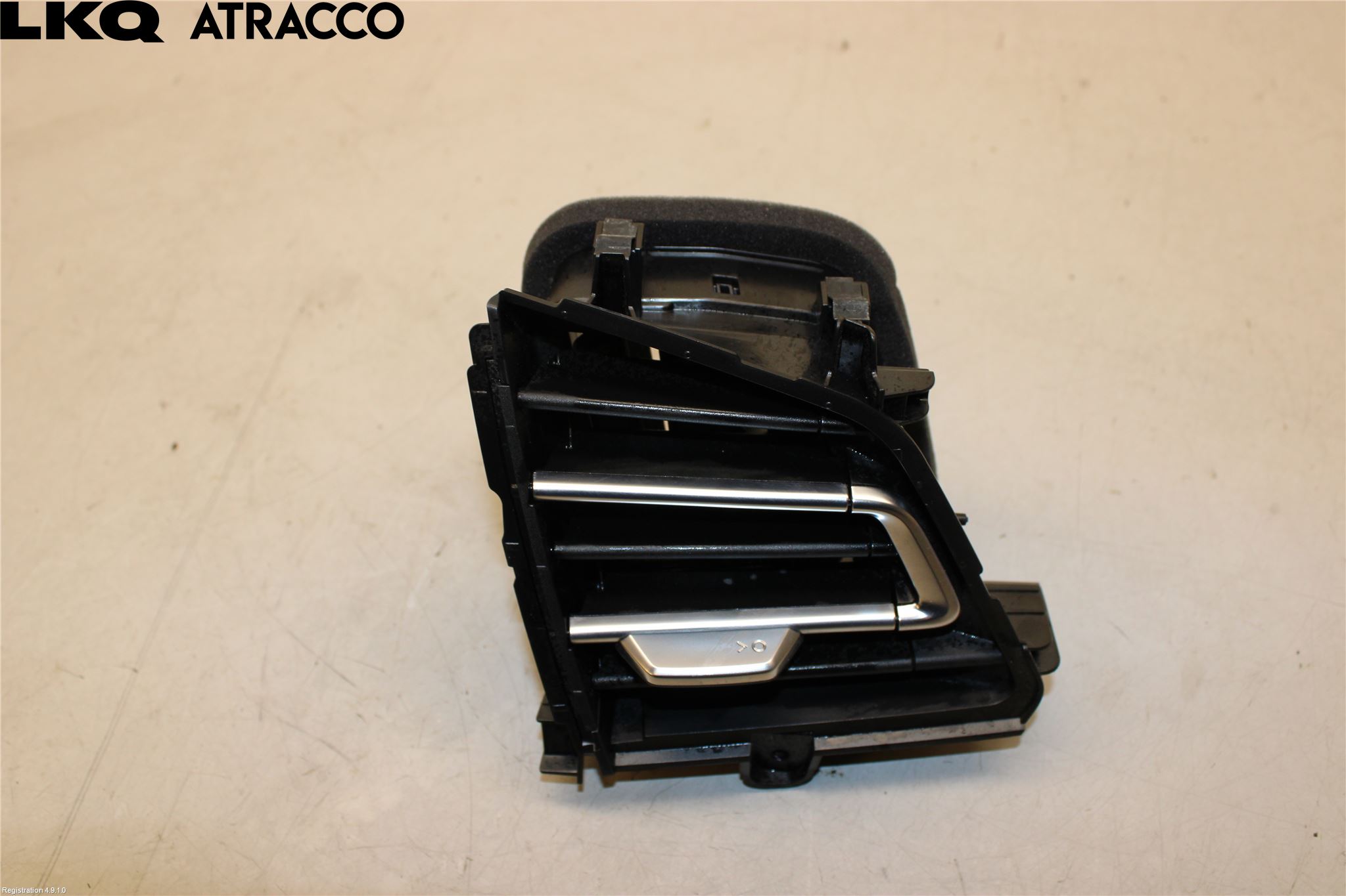 Audi Q4 E-TRON FZ 22- Dashbord Kanal - Dyse