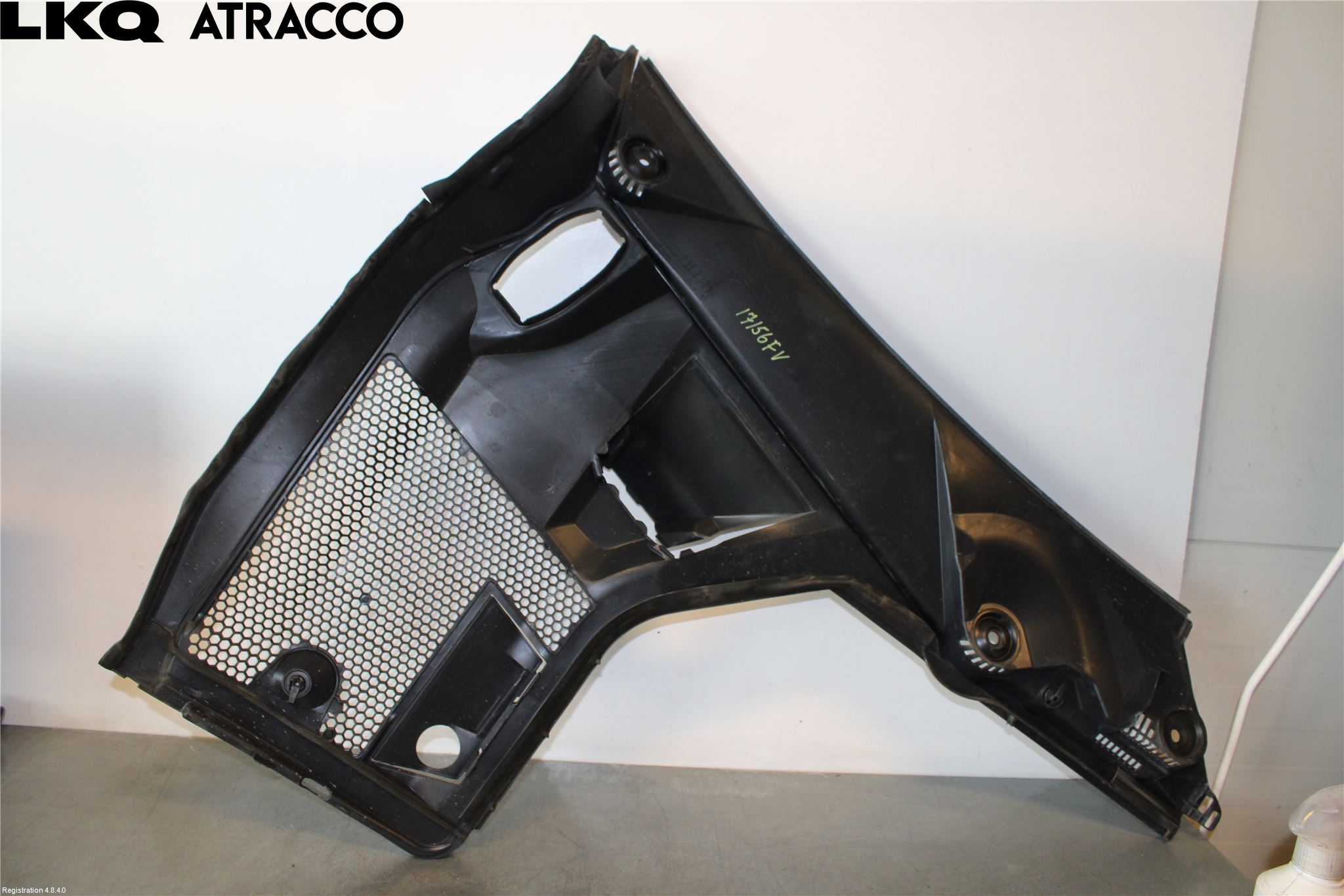 Mercedes-Benz MB C-KLASS (W205) 14-21 Visker Deksel-Grill-Under Frr