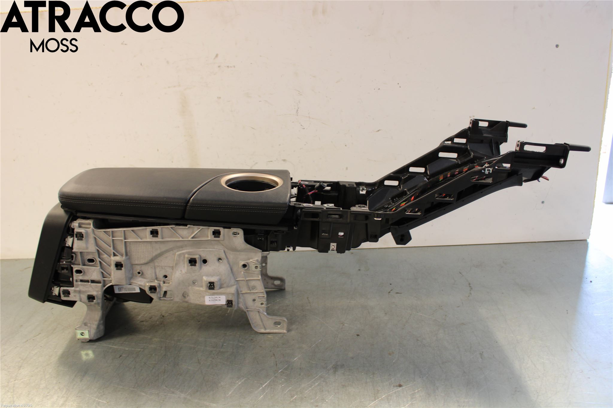 Porsche TAYCAN 20- Innr Konsoll-Lomme