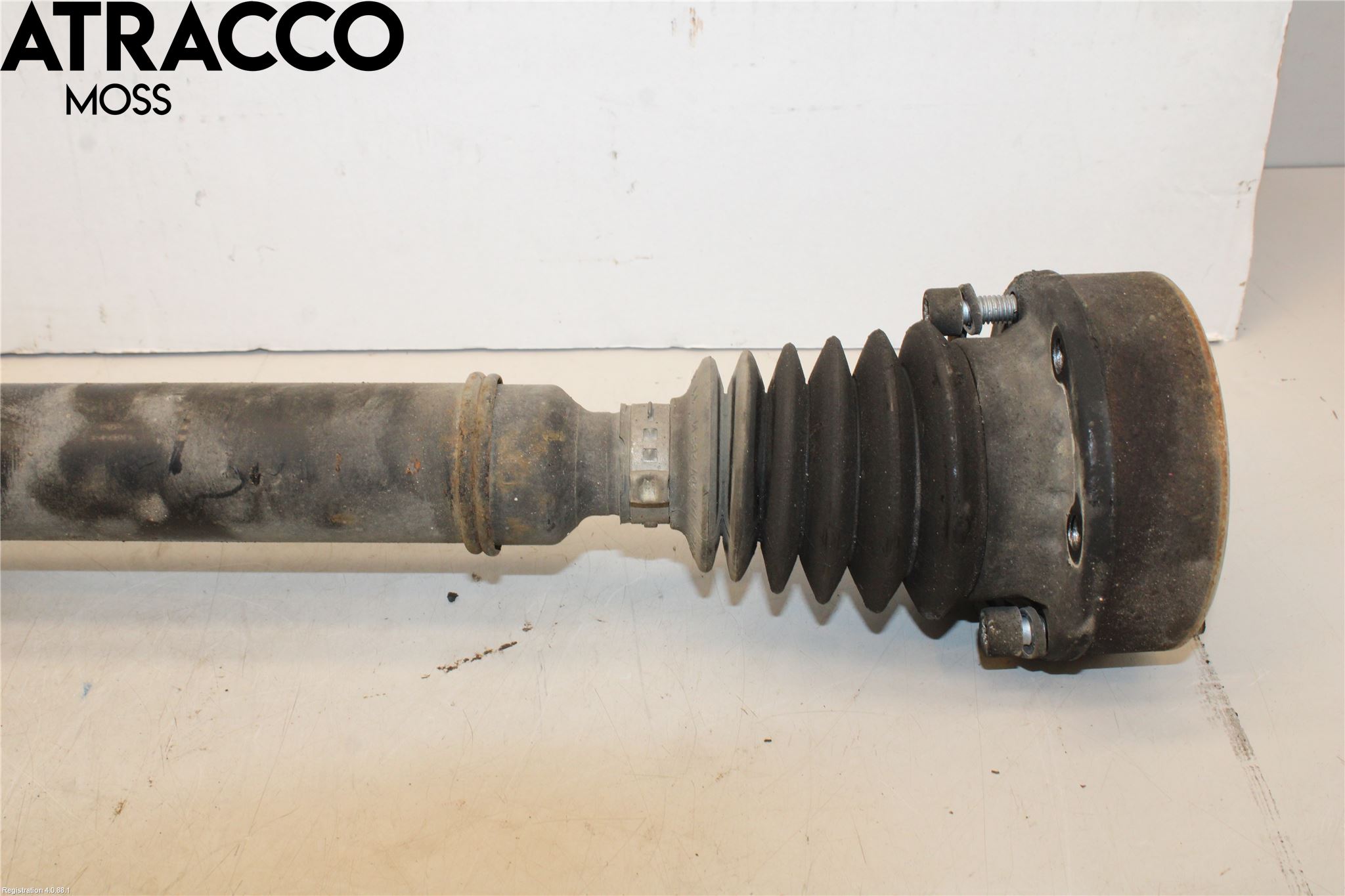 Volkswagen VW GOLF V 04-09 Drivaksel Foran Kompl Høyre