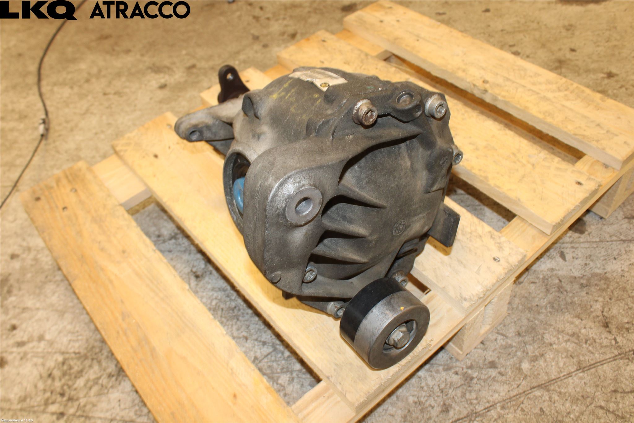 BMW 5 F10/F11/F18 09-17 Bakaksel Kardang Bak -Diff