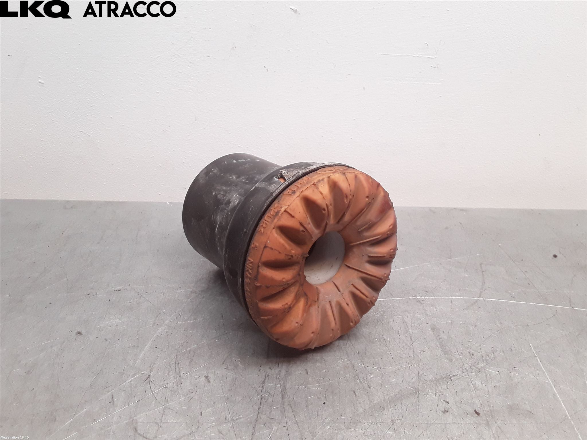 Ford E-TRANSIT SKÅP/BUSS 22- Bakaksel Feste Gummi