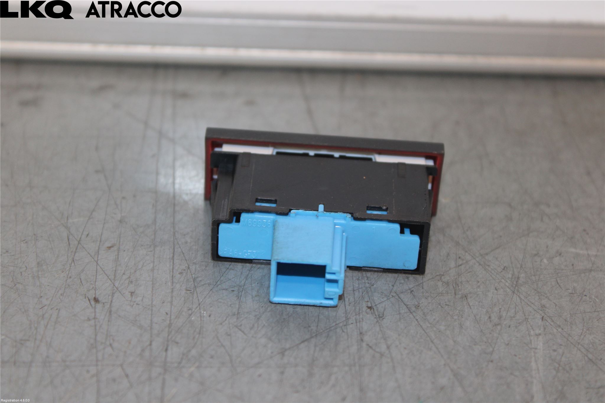 Volkswagen VW T-ROC 18- Bryter Varsel (Nødblink)