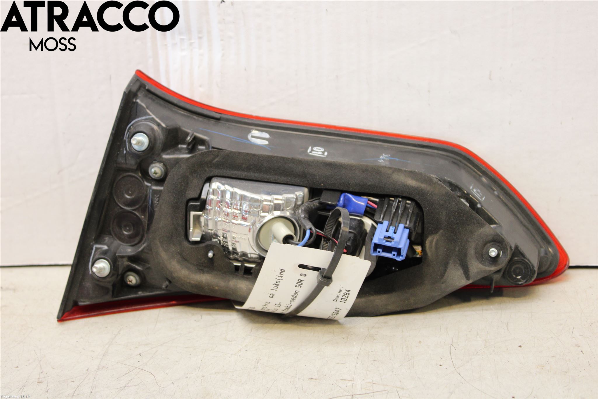 Toyota YARIS XP130 15-20 Baklykt Venstre  På Luke(Indre