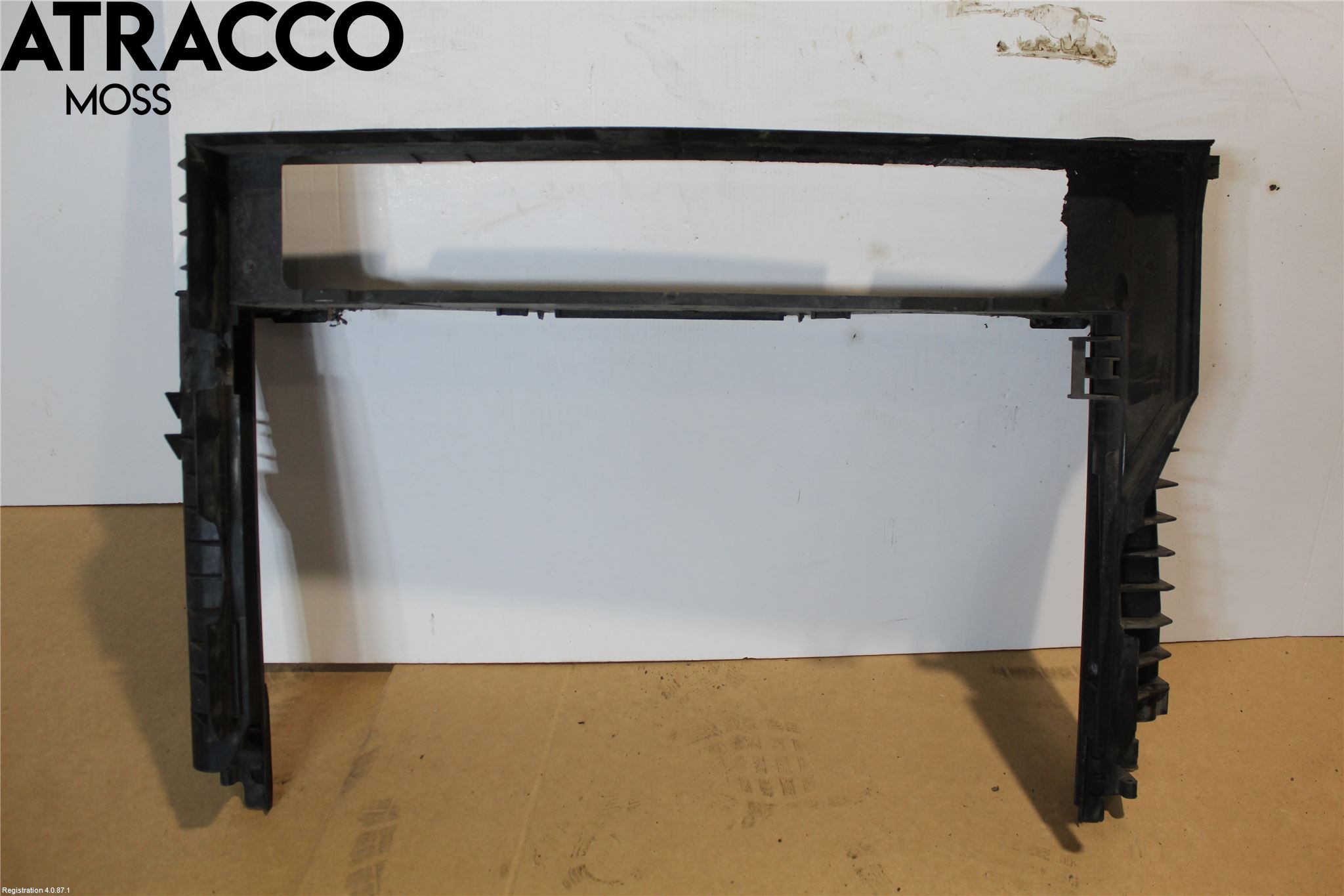 BMW 5 E60/61 Sed/Tou 02-10 Radiator Feste - Ramme - Bjelk