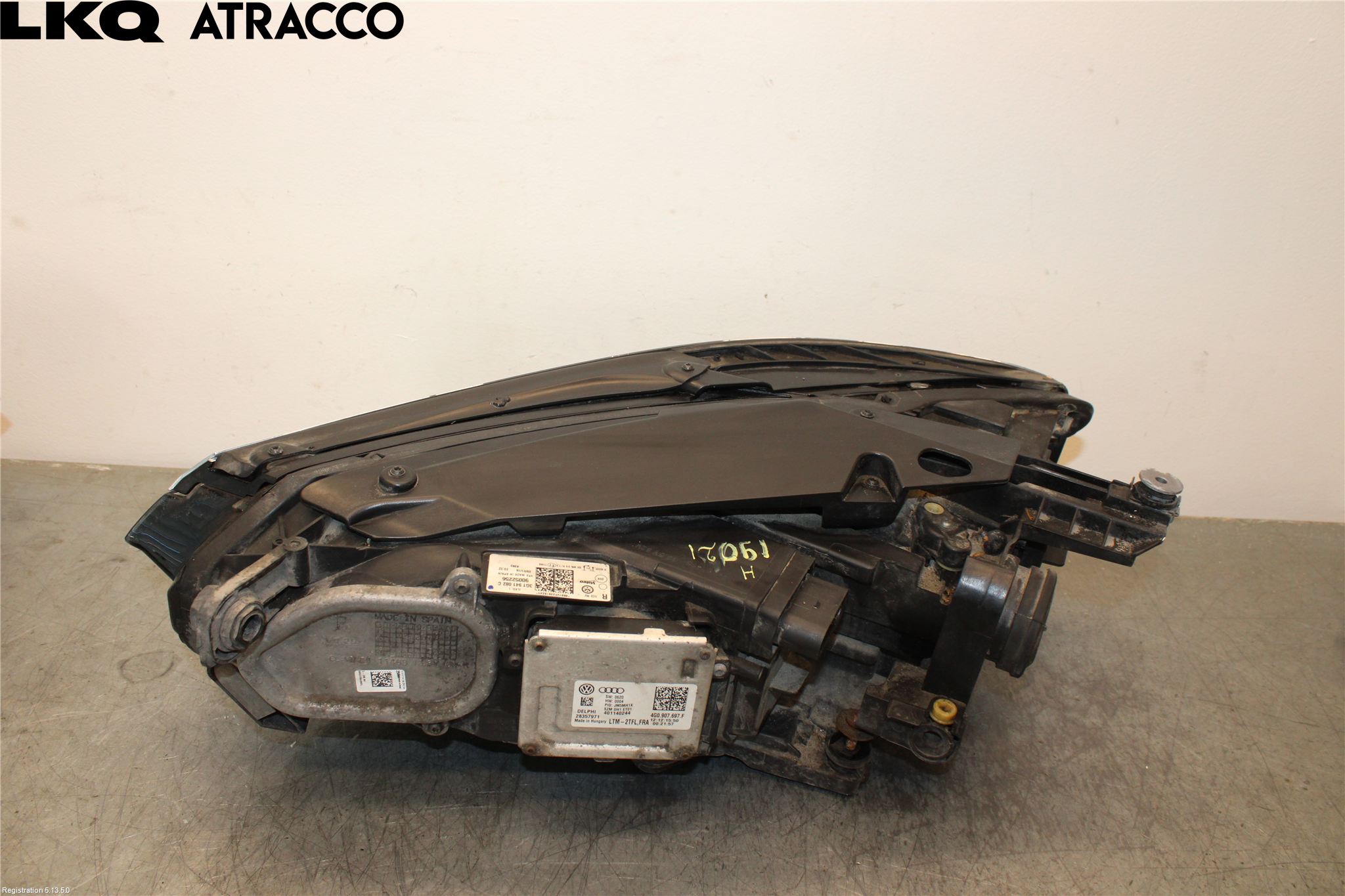 Volkswagen VW PASSAT 15-19 Frontlykt Høyre