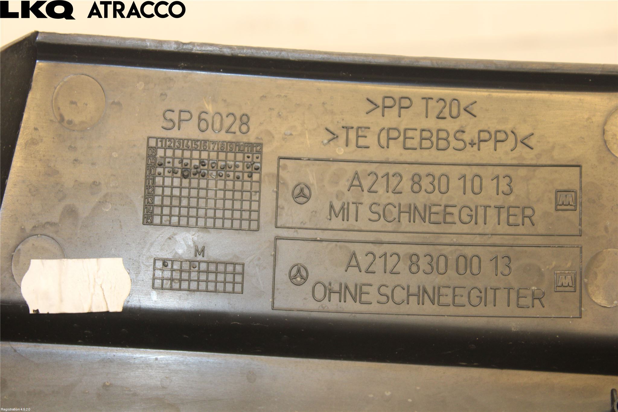 Mercedes-Benz MB E-KLASS (W212) 09-16 Visker Deksel-Grill-Under Frr