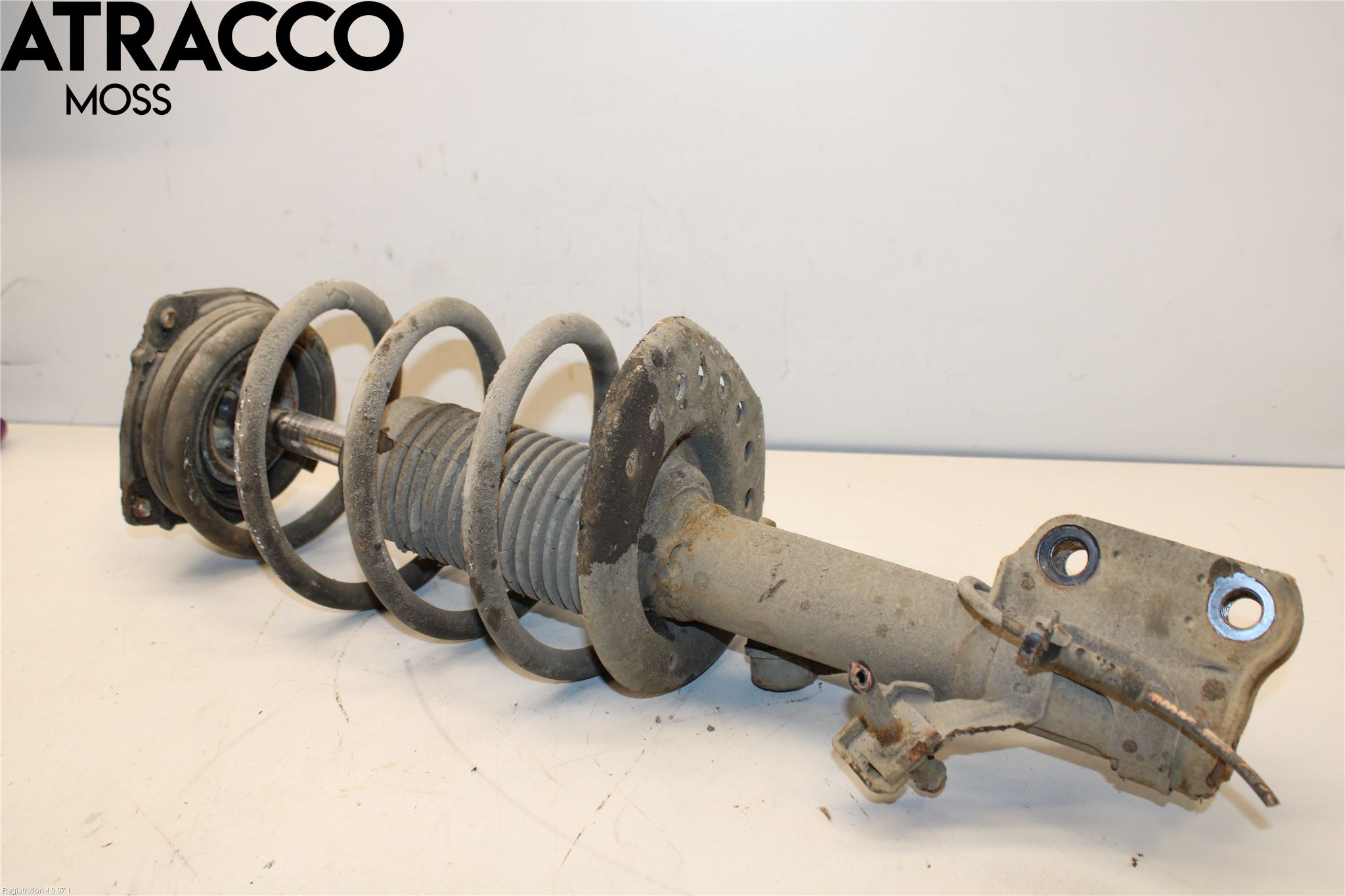 Nissan LEAF 11-17 Fjærbein Foran Venstre