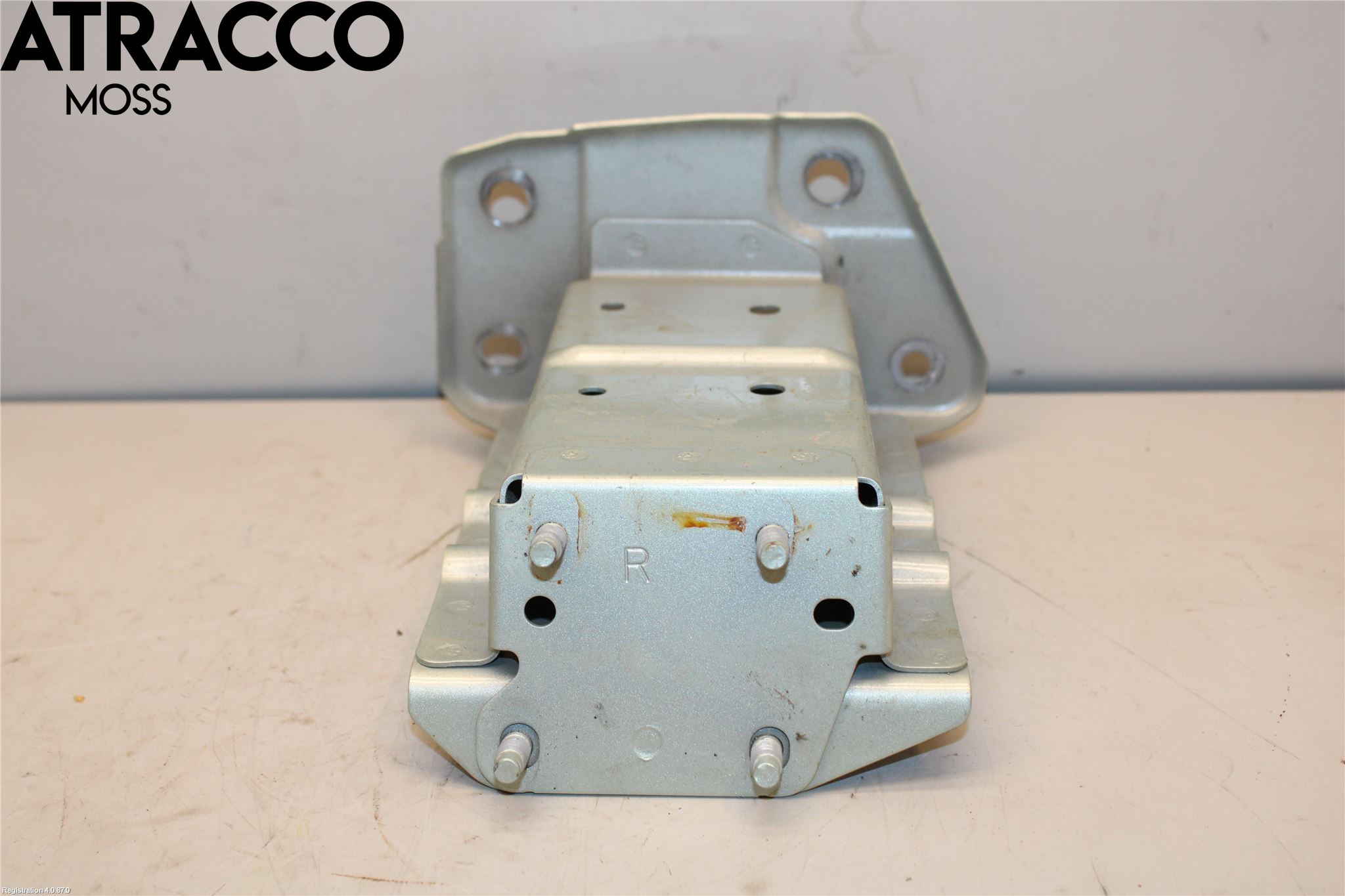 Nissan LEAF 18- Støtfanger Foran Feste