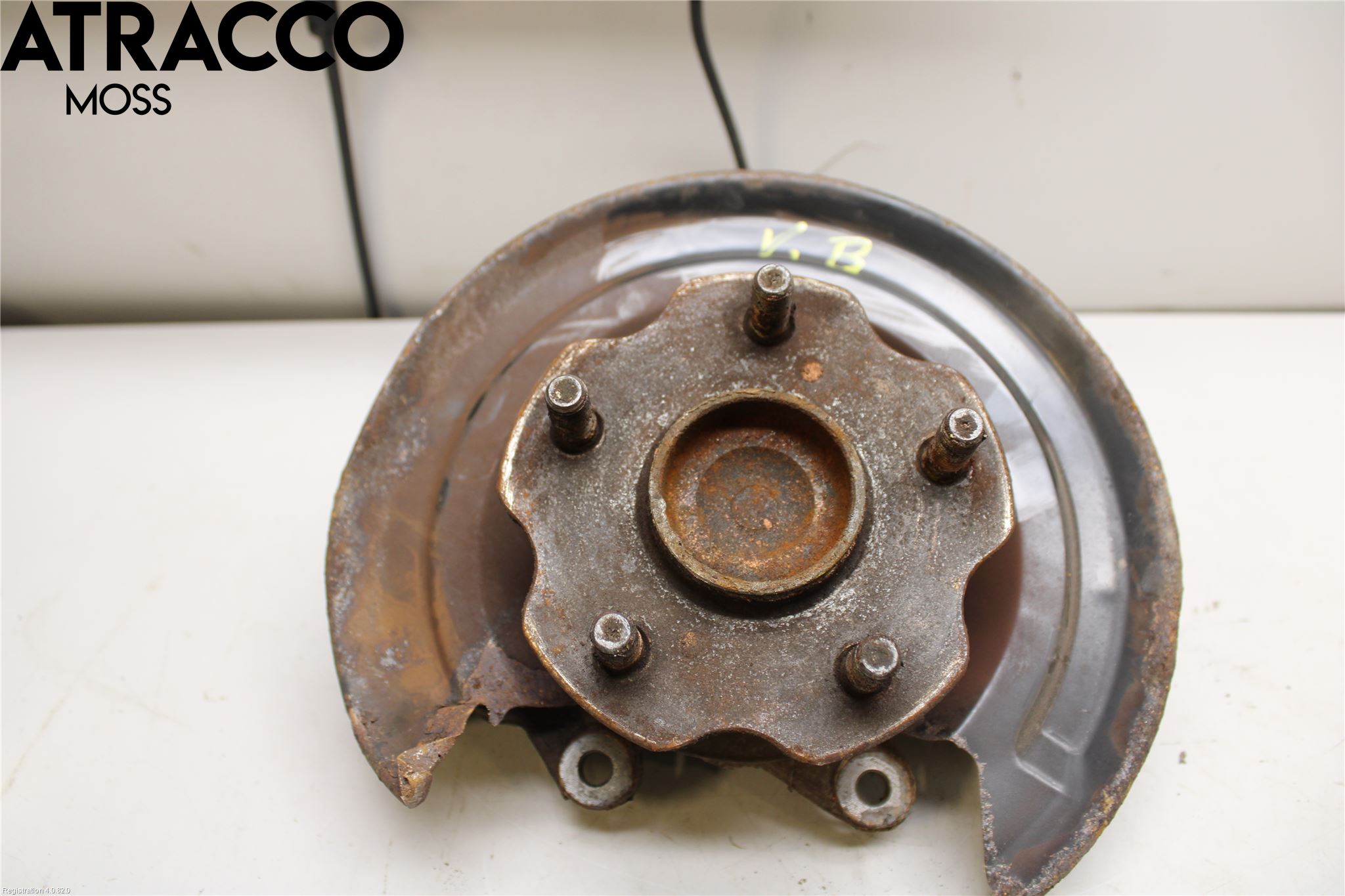 Toyota AURIS 13-19 Spindel Vb