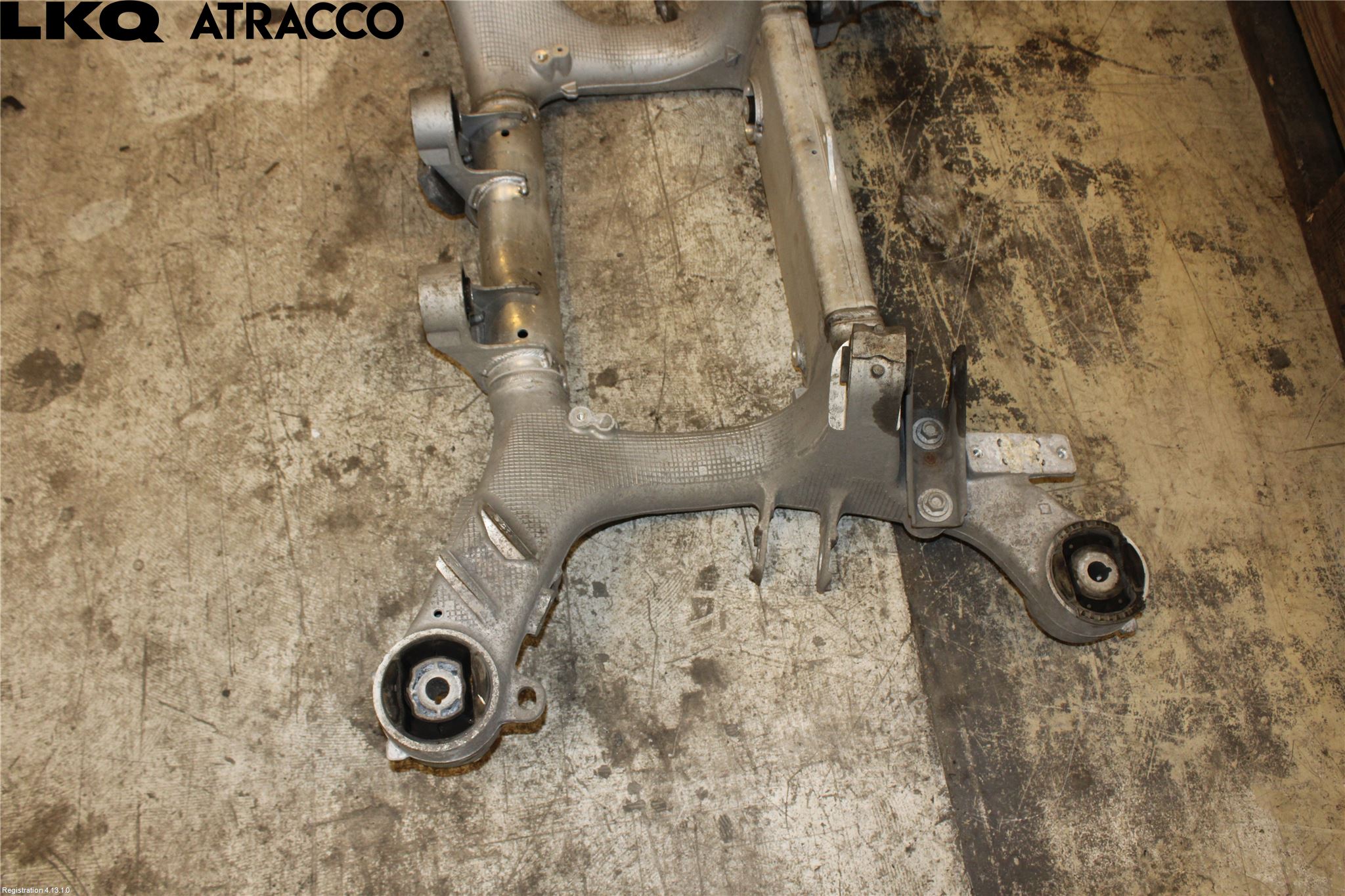 BMW 5 G30/G31/F90 17-23 Bakaksel Feste Travers-Ramme