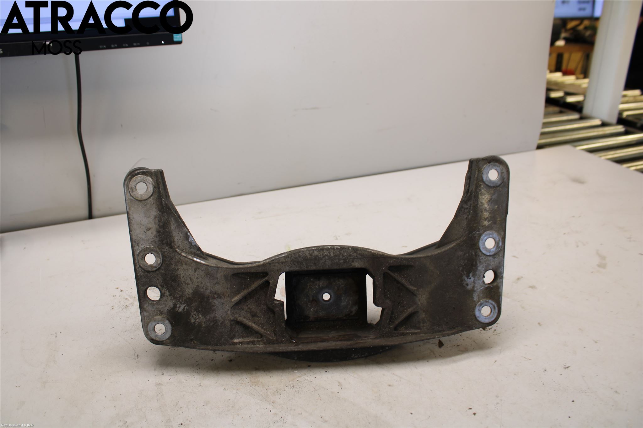 BMW 5 E60/61 Sed/Tou 02-10 Gearkasse Bjelke - Travers
