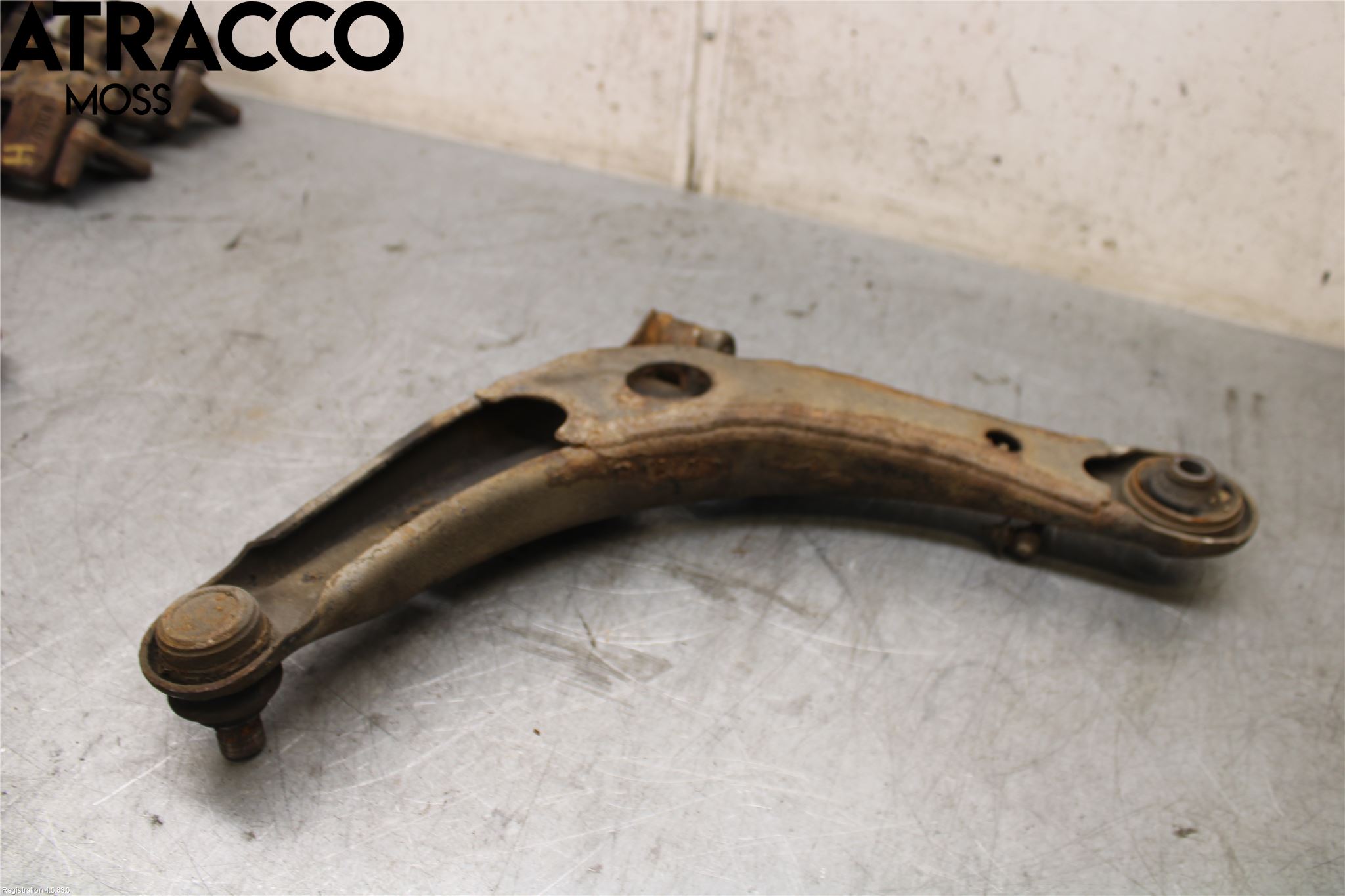 Mitsubishi OUTLANDER 07-12 Bærearm Foran Høyre Nedre