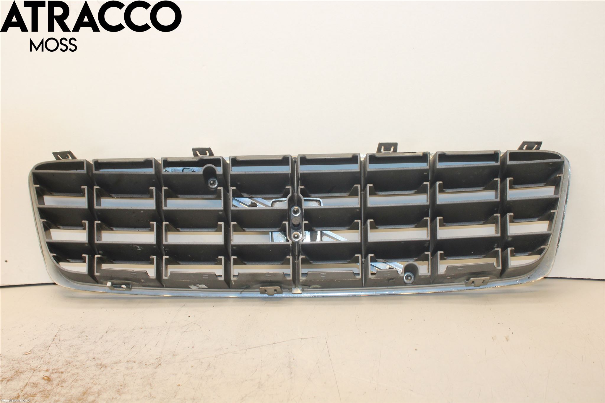 Volvo XC70 01-04 Grill Komplett