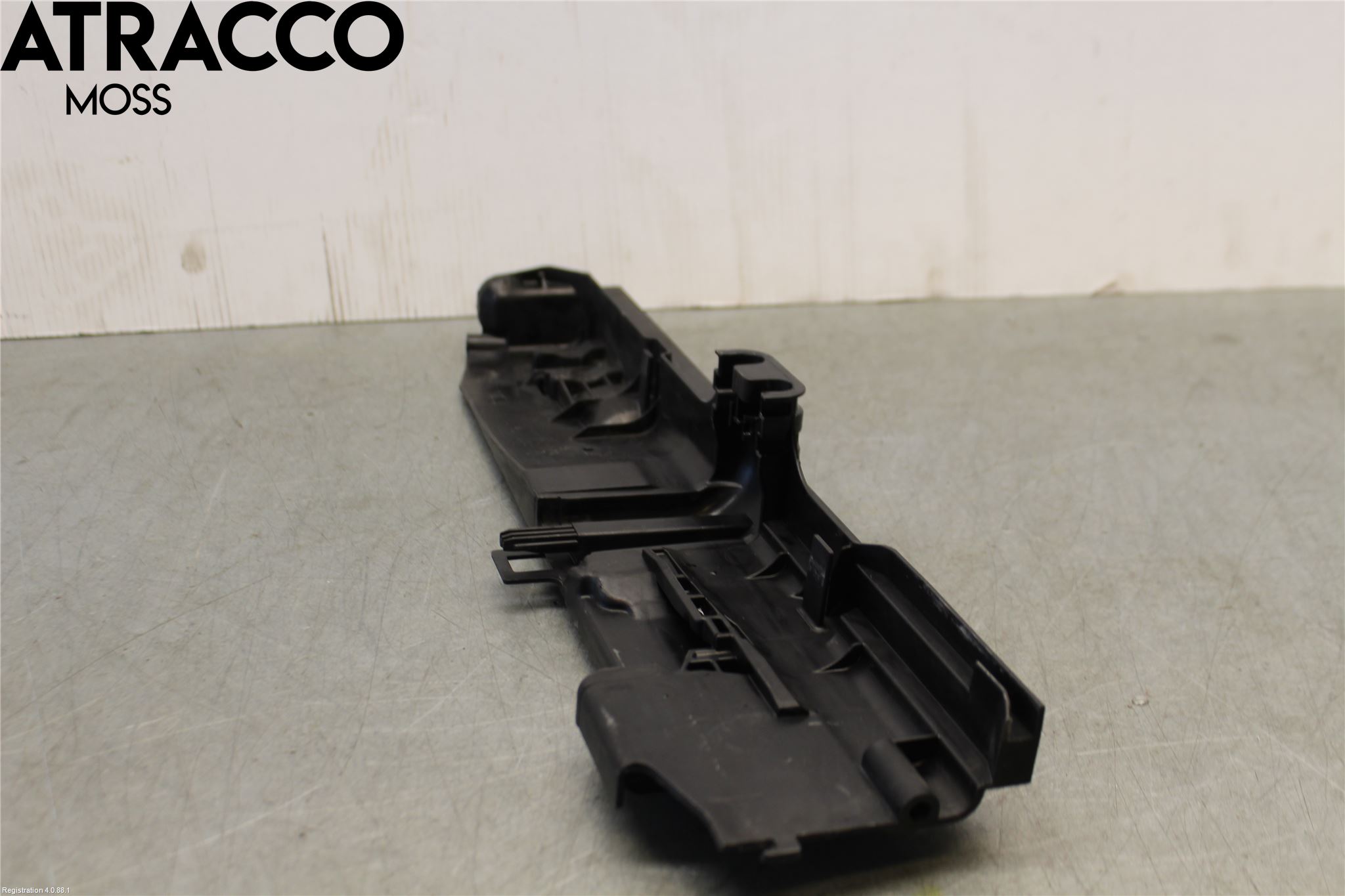 BMW 3 E90/91 SED/TOU 05-12 Radiator Feste - Ramme - Bjelk