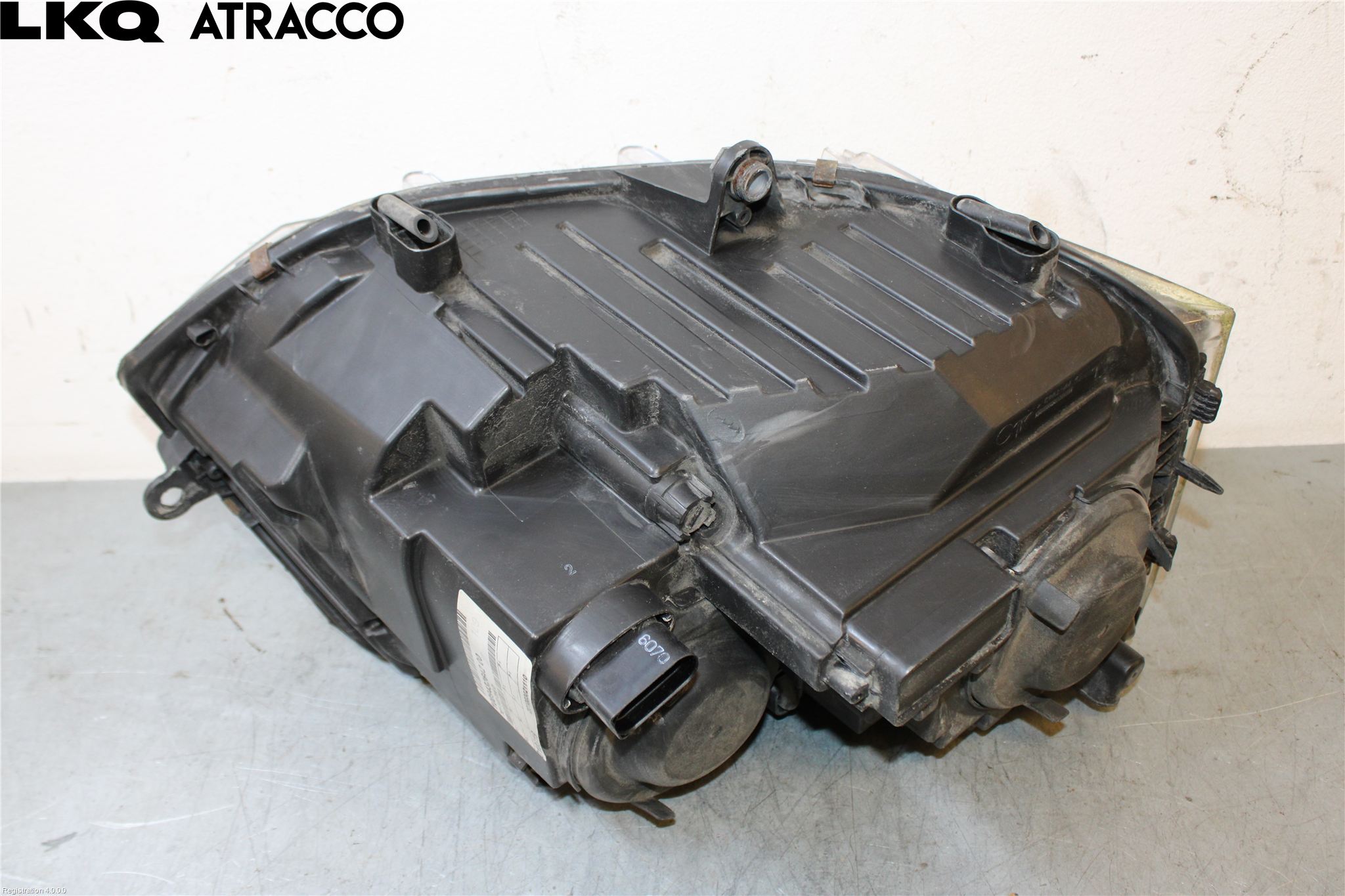 Volkswagen VW TRANSP/CARAVELLE (T5) 04-15 Frontlykt Venstre