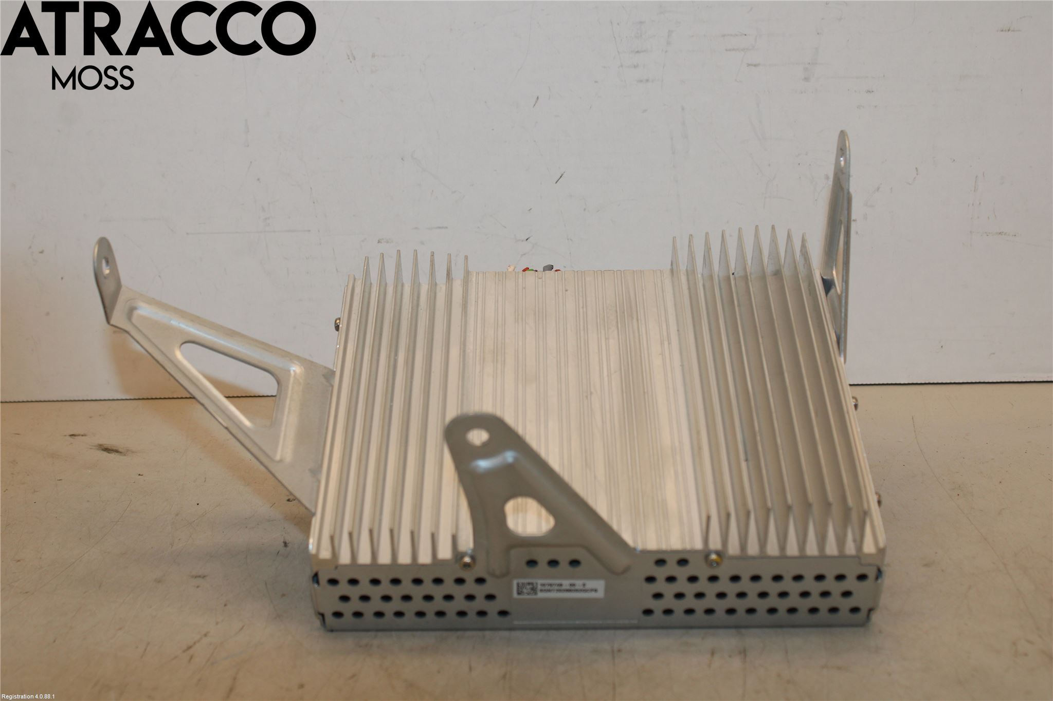 Tesla MODEL 3 17- Stereo Forsterker